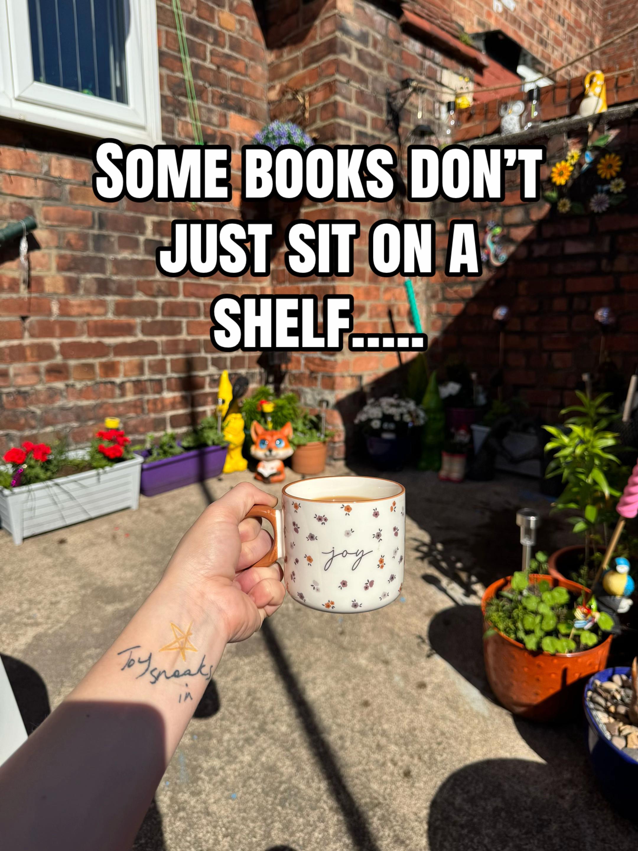 @Tash | BookTok 📚