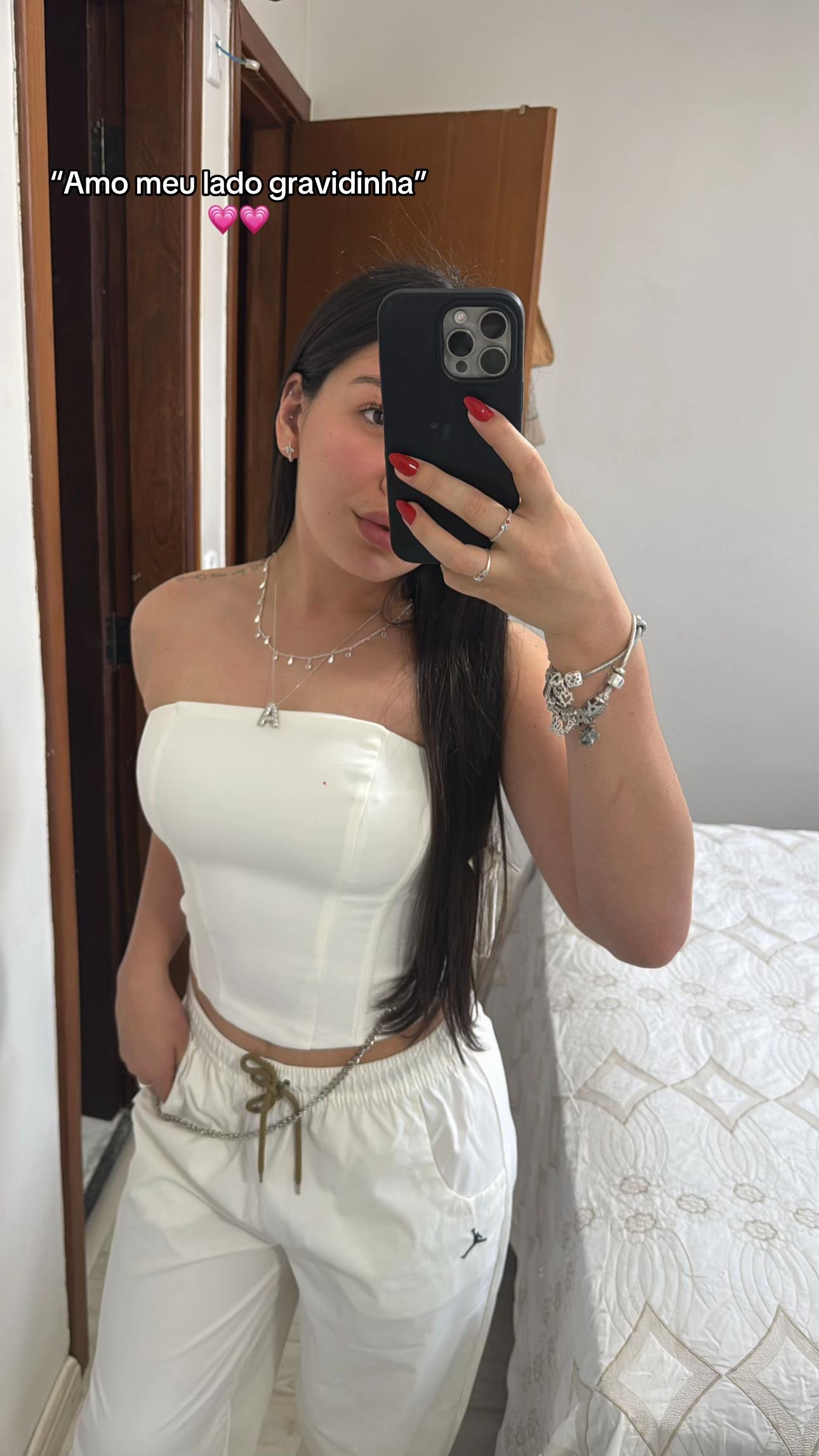 @Ana Laura