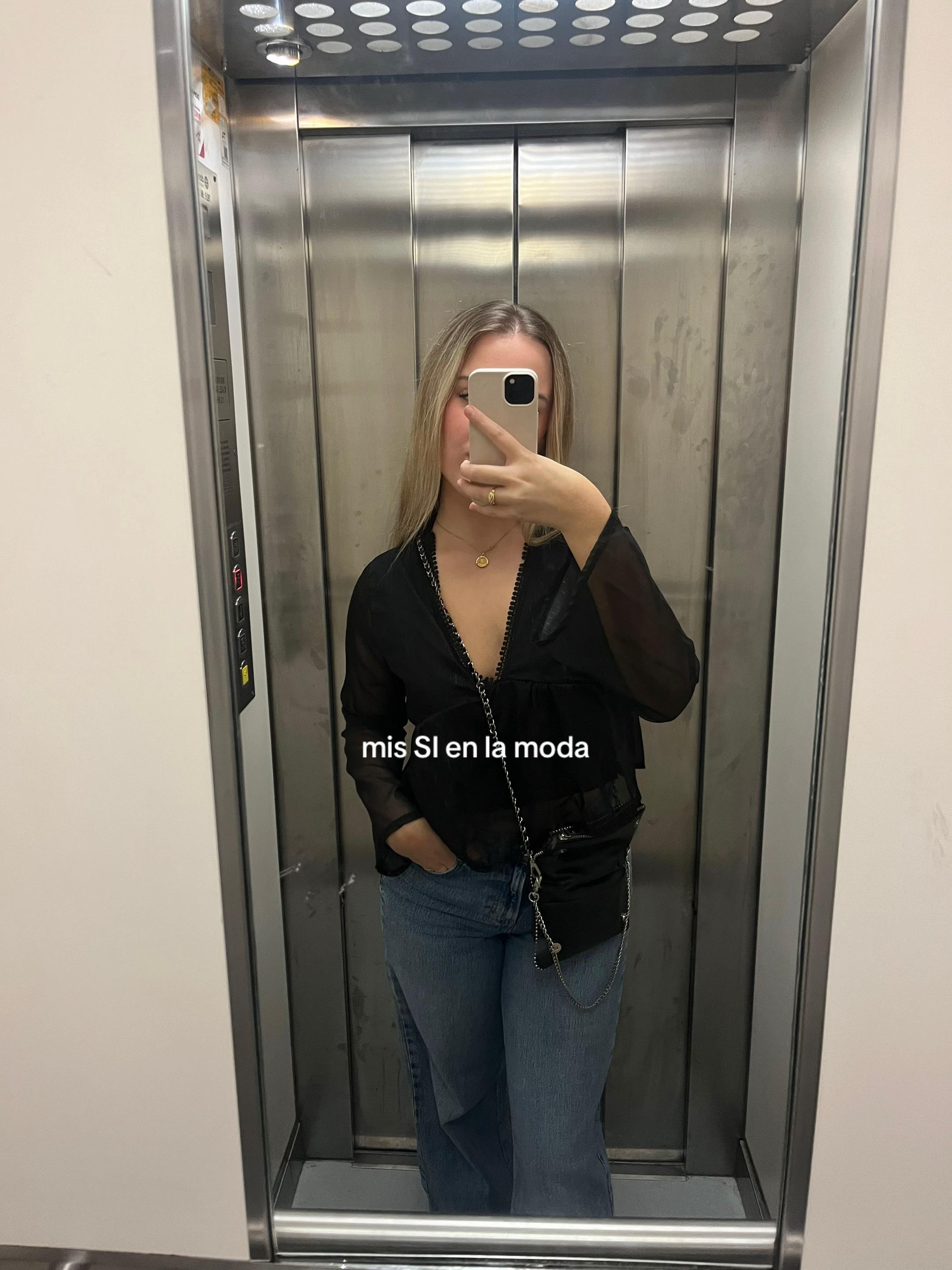 @𝘴𝘢𝘳𝘢