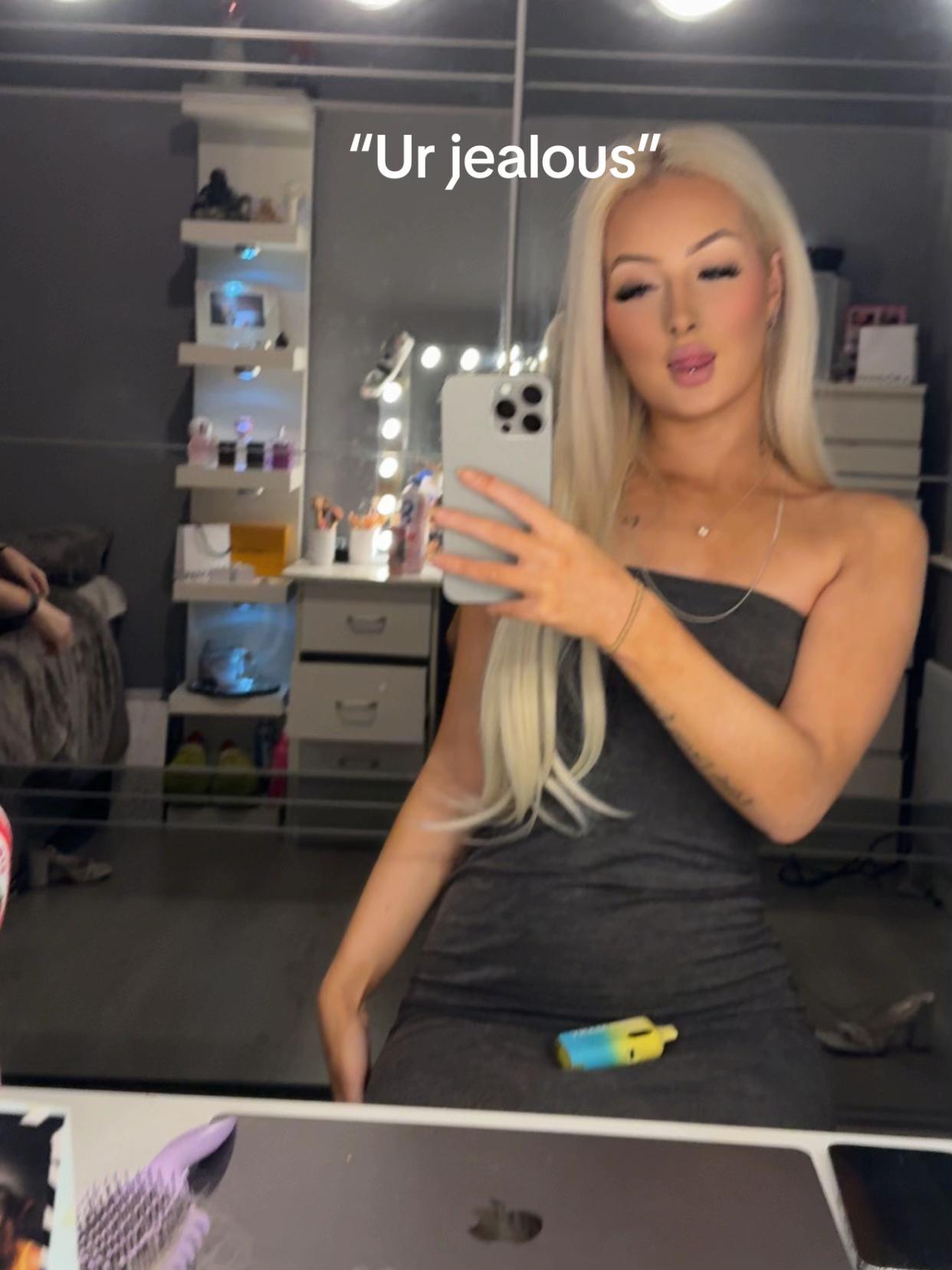 @elz