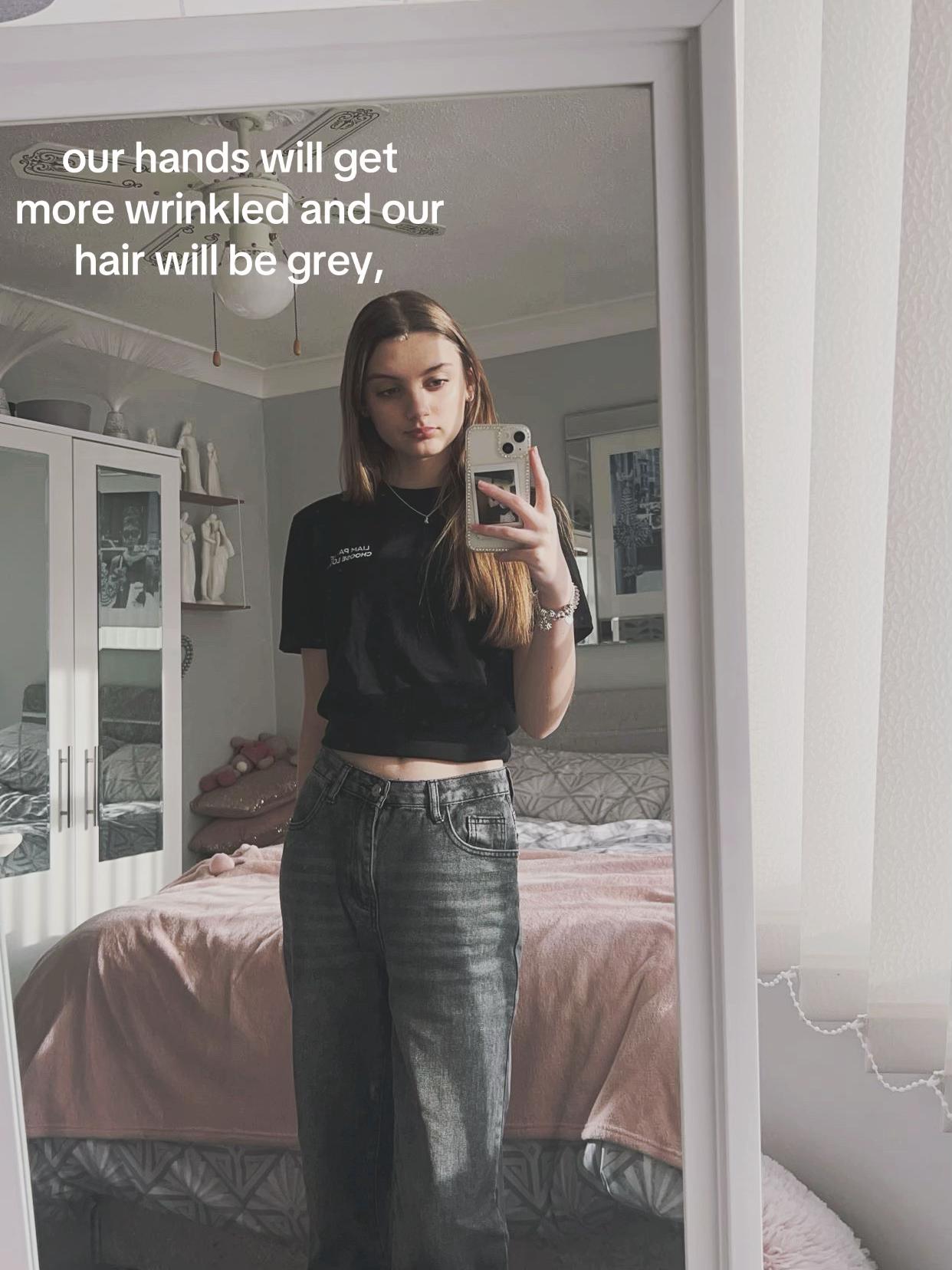 @𑣲 cara&sup2;&sup3;
