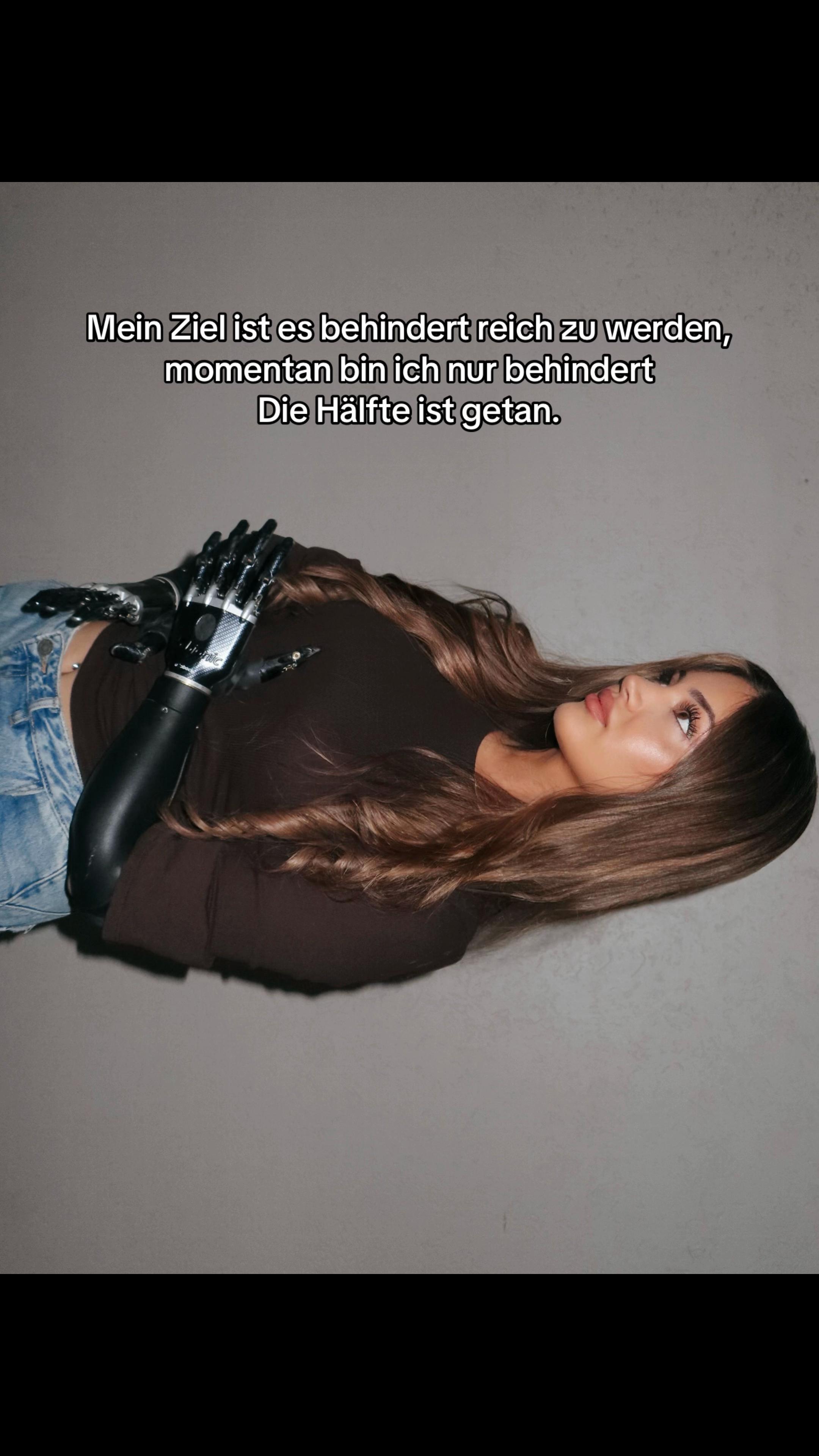 @Beyza Mokka &bull; Robogirl