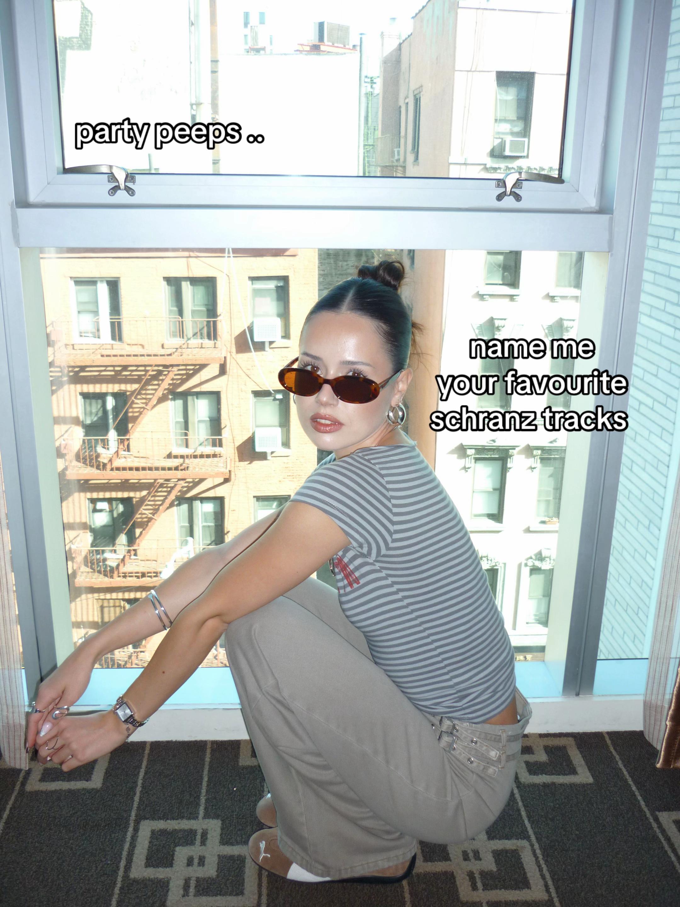 @꧁ j ꧂