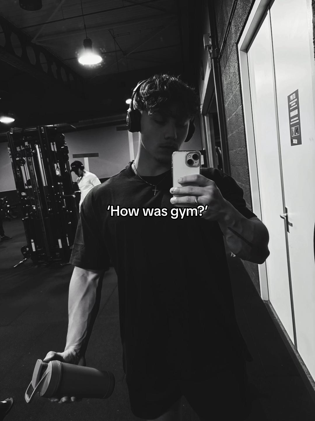 @FitByRowan