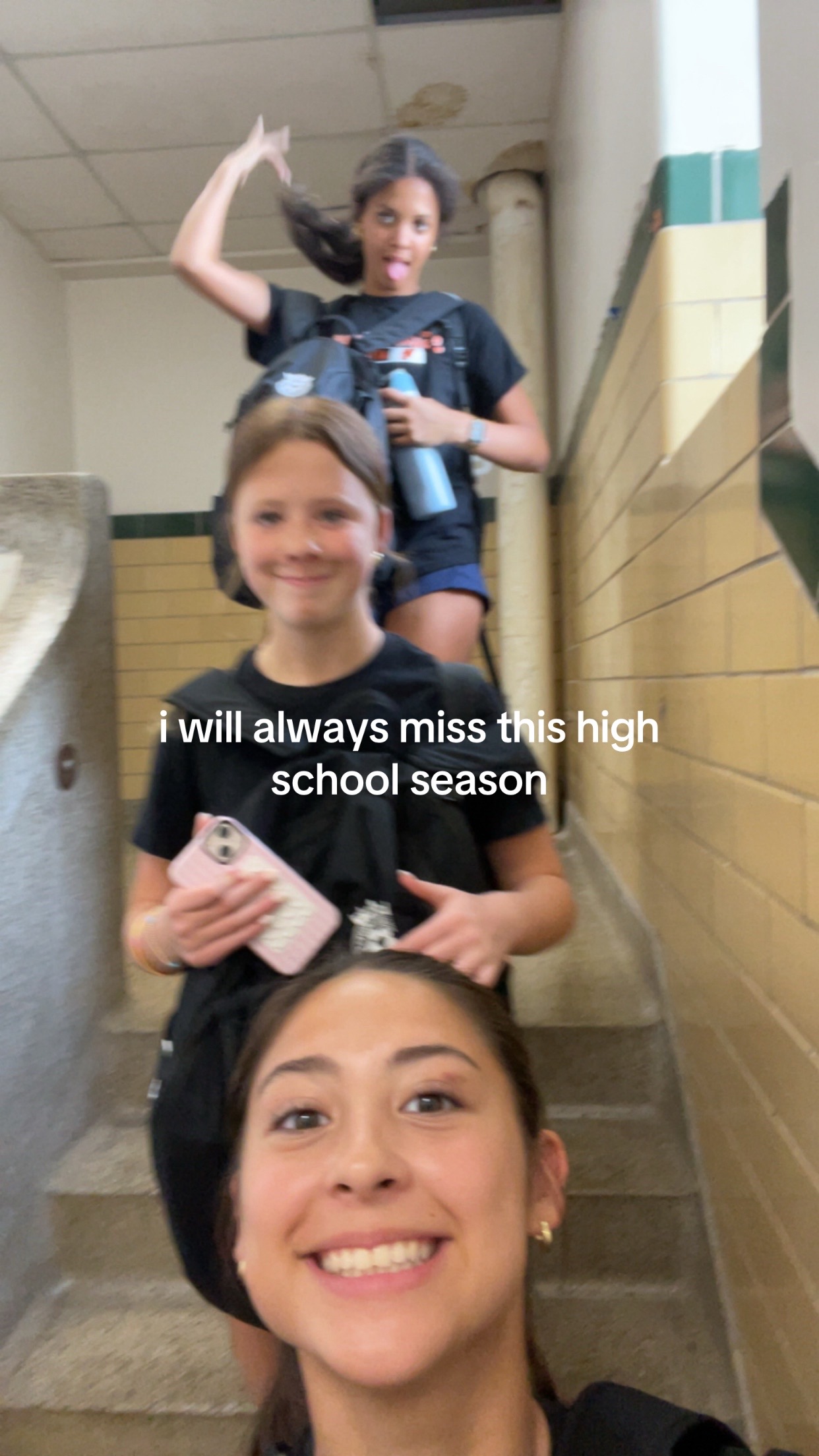 @lola