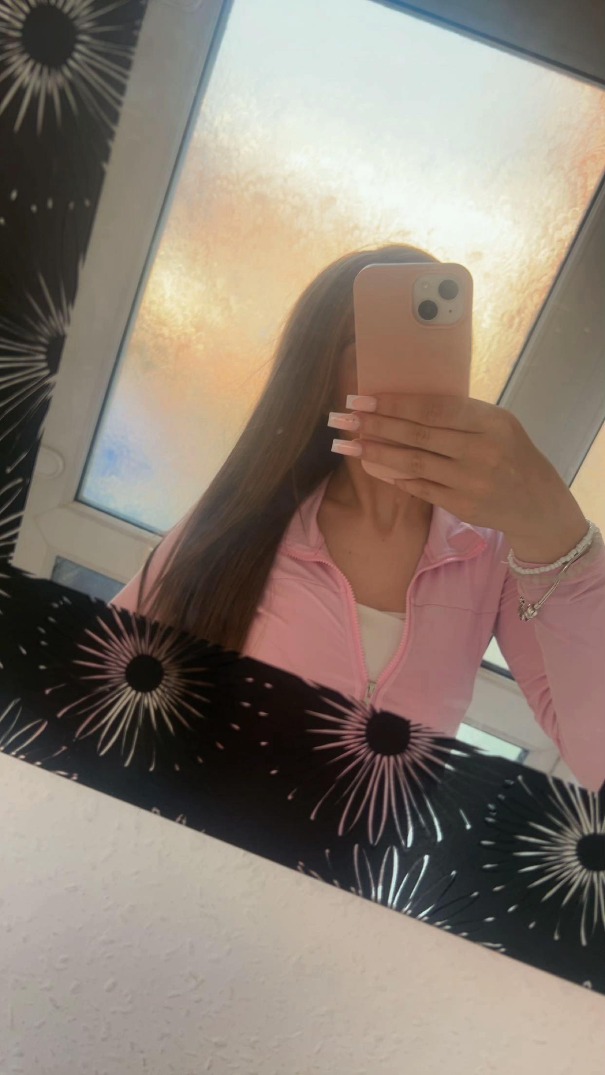 @freyahowlett