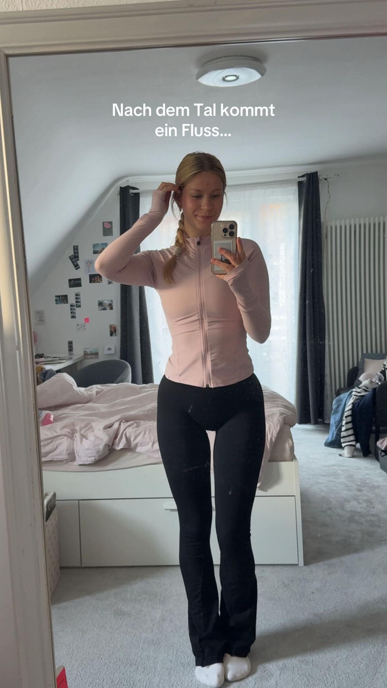 @Emmi⭐️