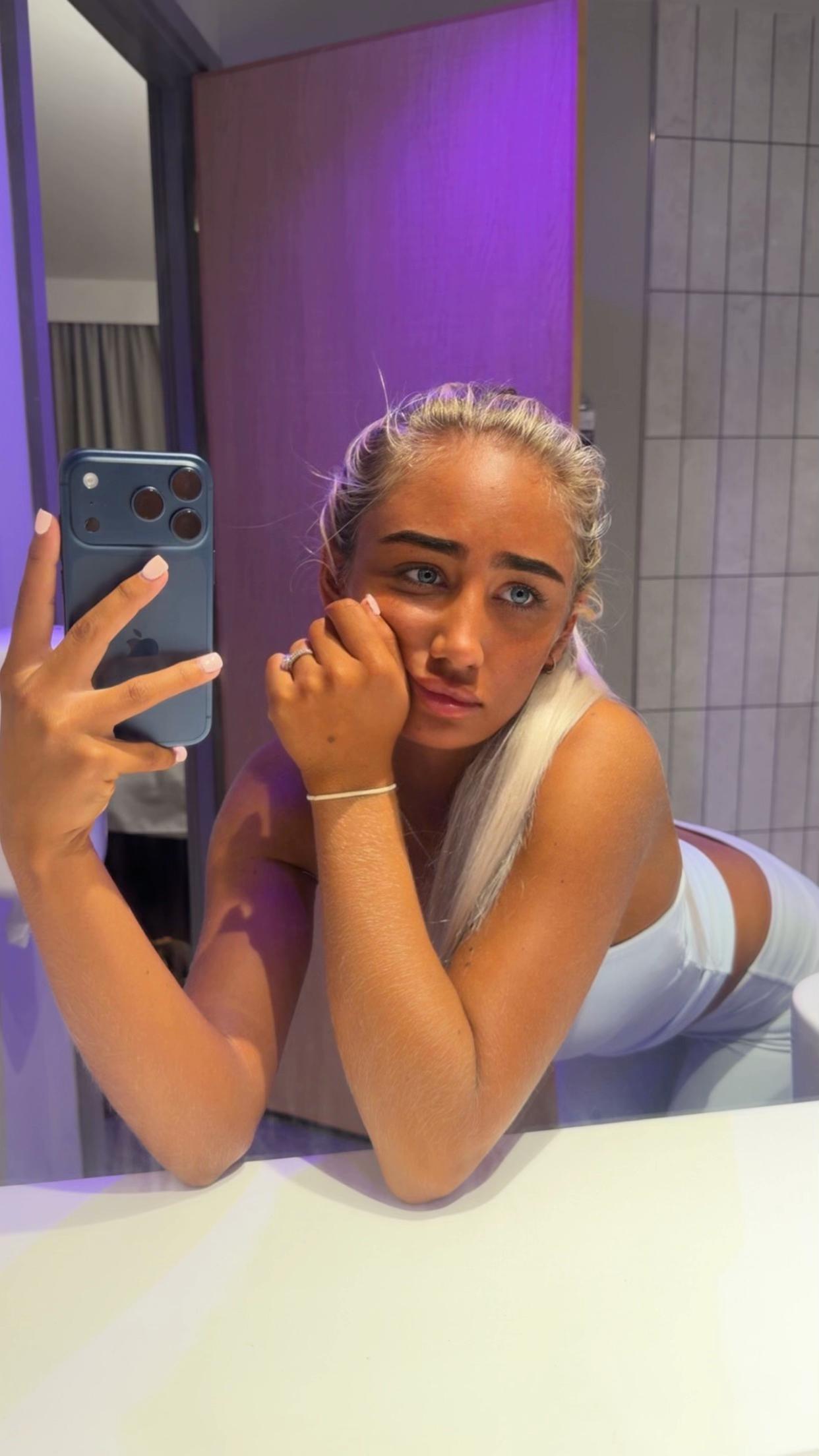 @pxlxaa24_