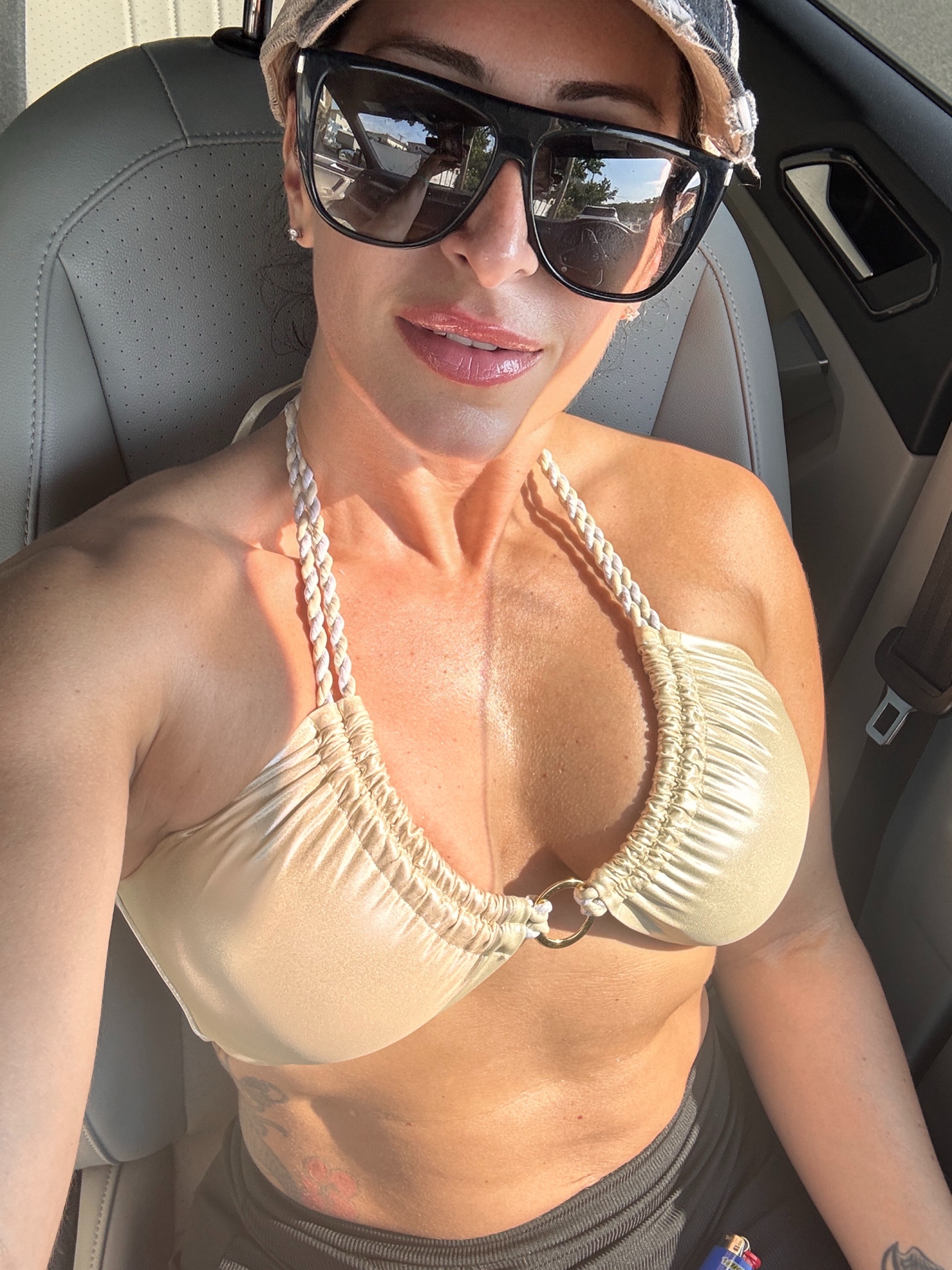 @Dana Dee68