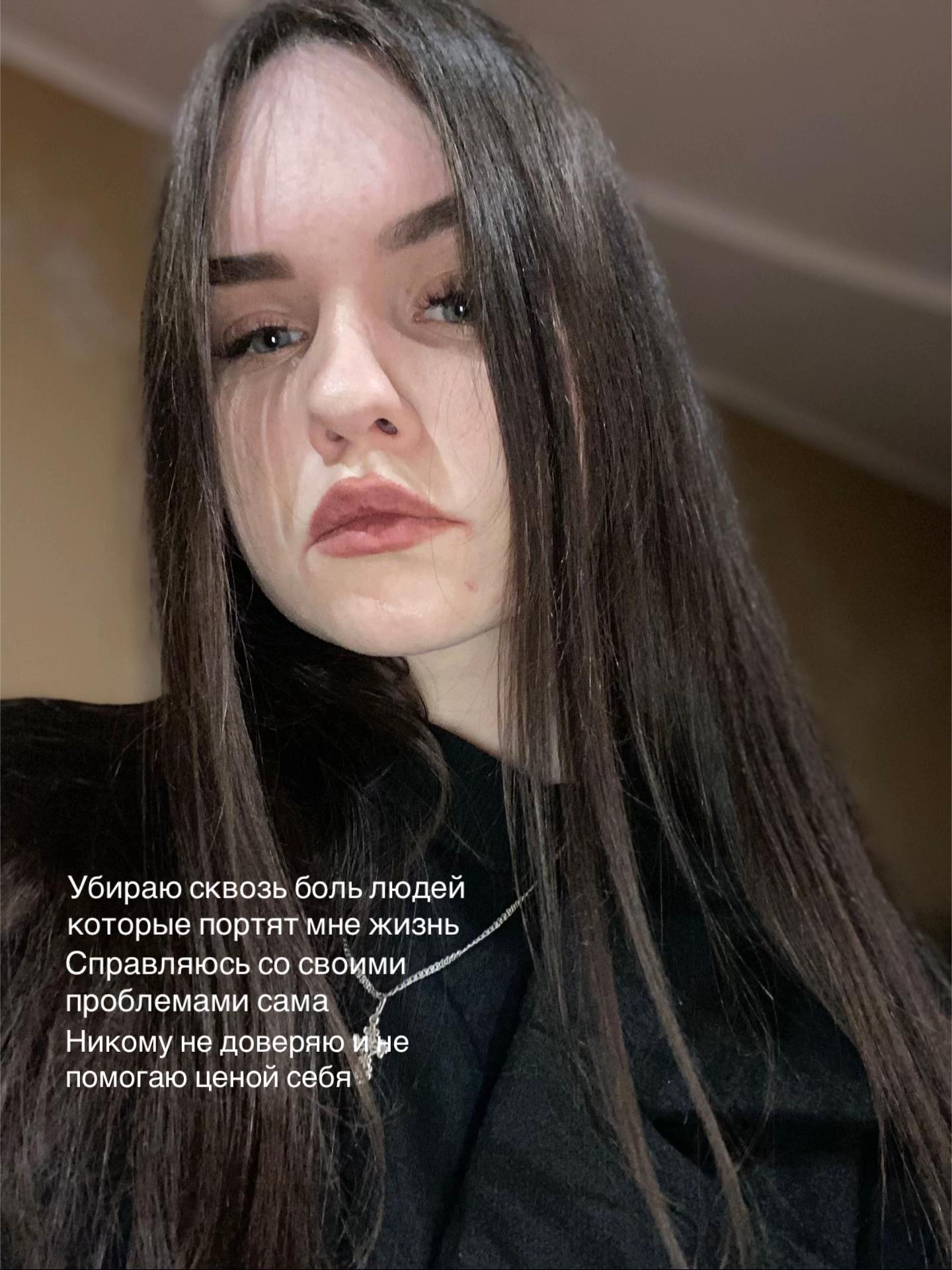 @__Anikawee_