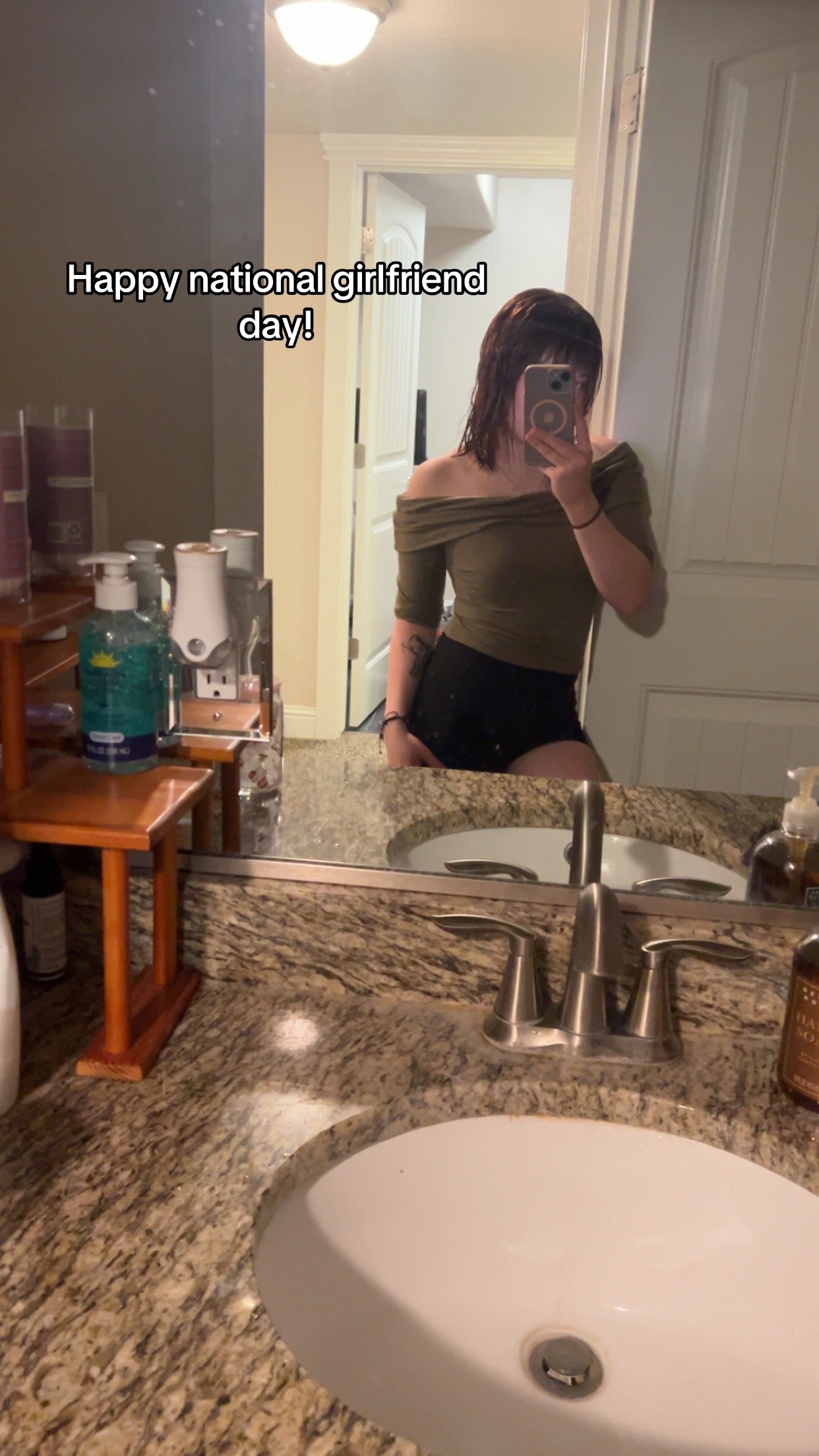 @𝐸𝓂𝒾