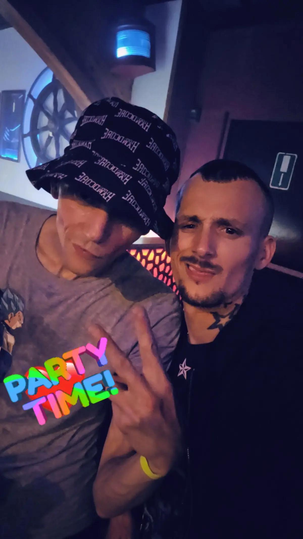 @Chris28🇧🇪💣Team Explosears💣