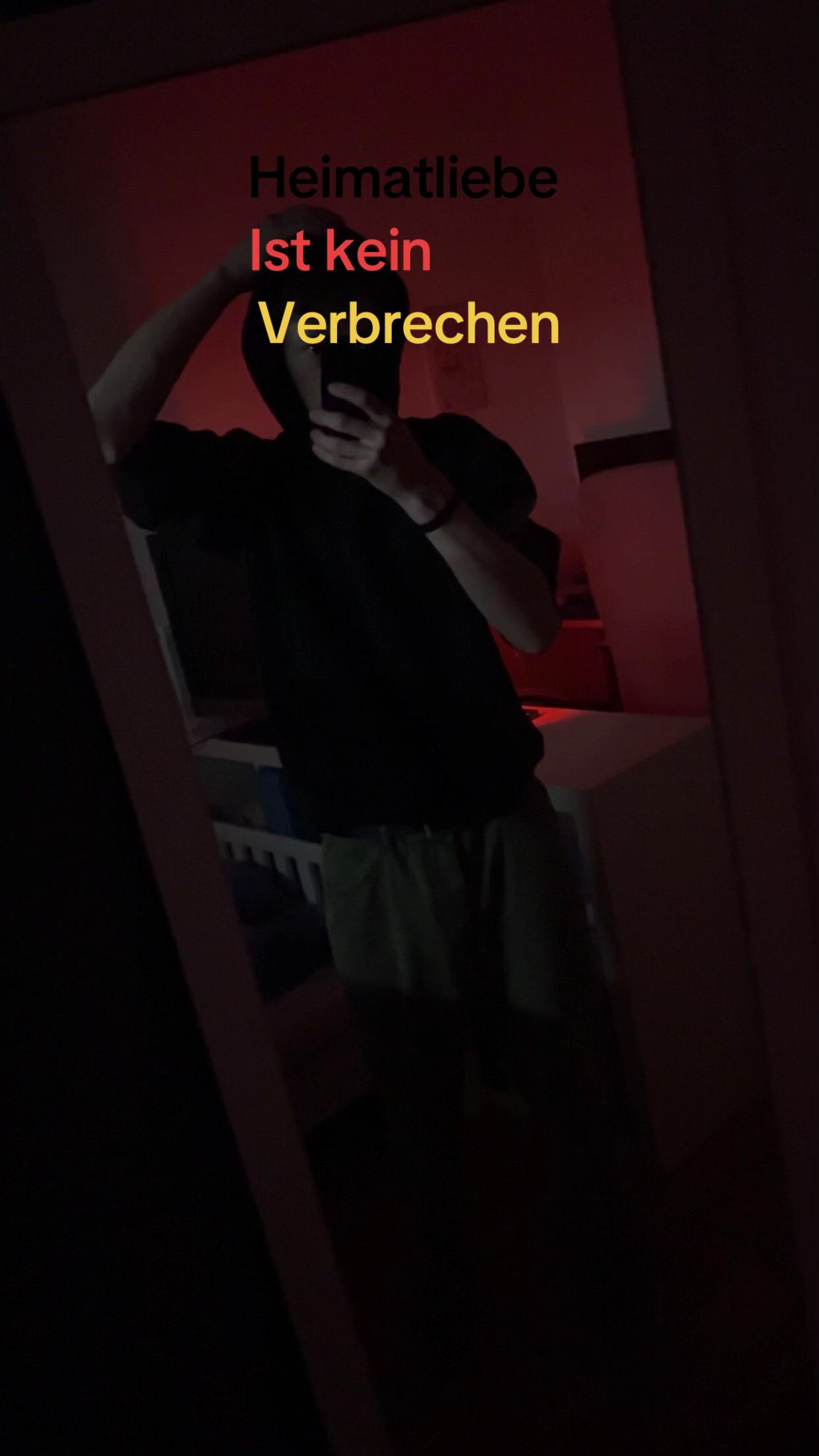 @👻
