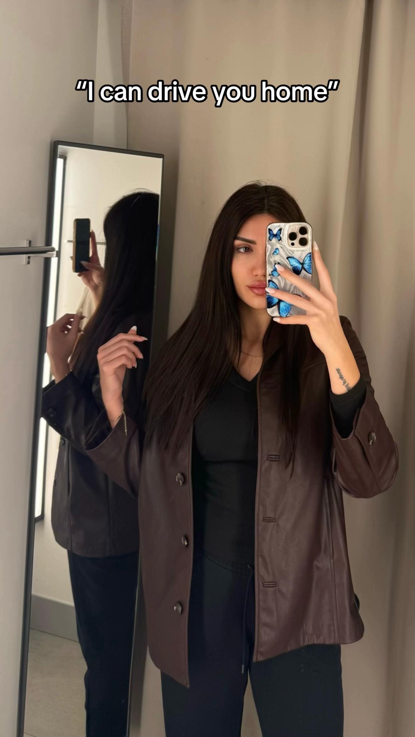@𝐊laudia 𝐌arku