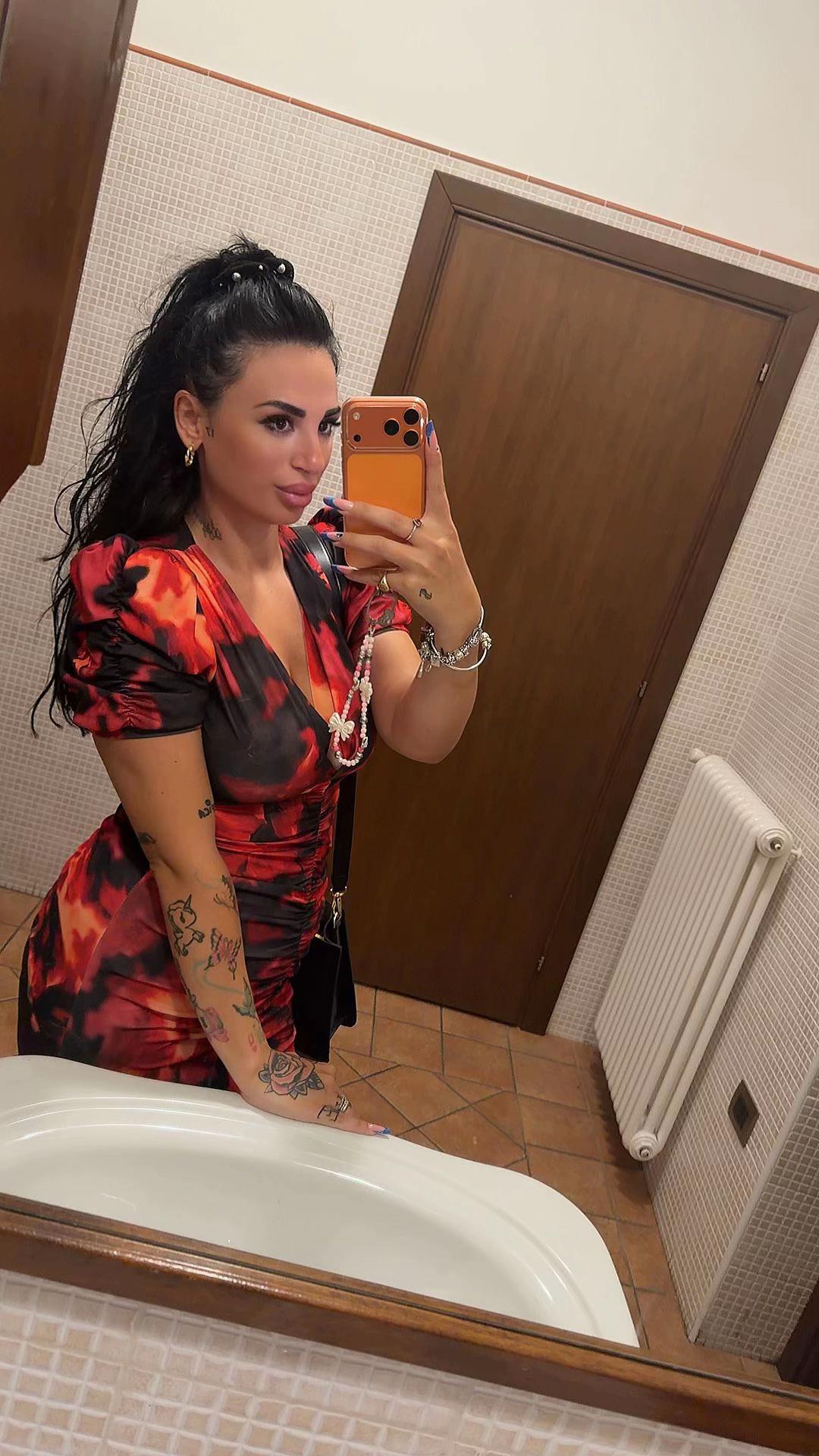 @🩷👑𝑳𝑨 𝑫𝑶𝑳𝑳𝒀👑🩷