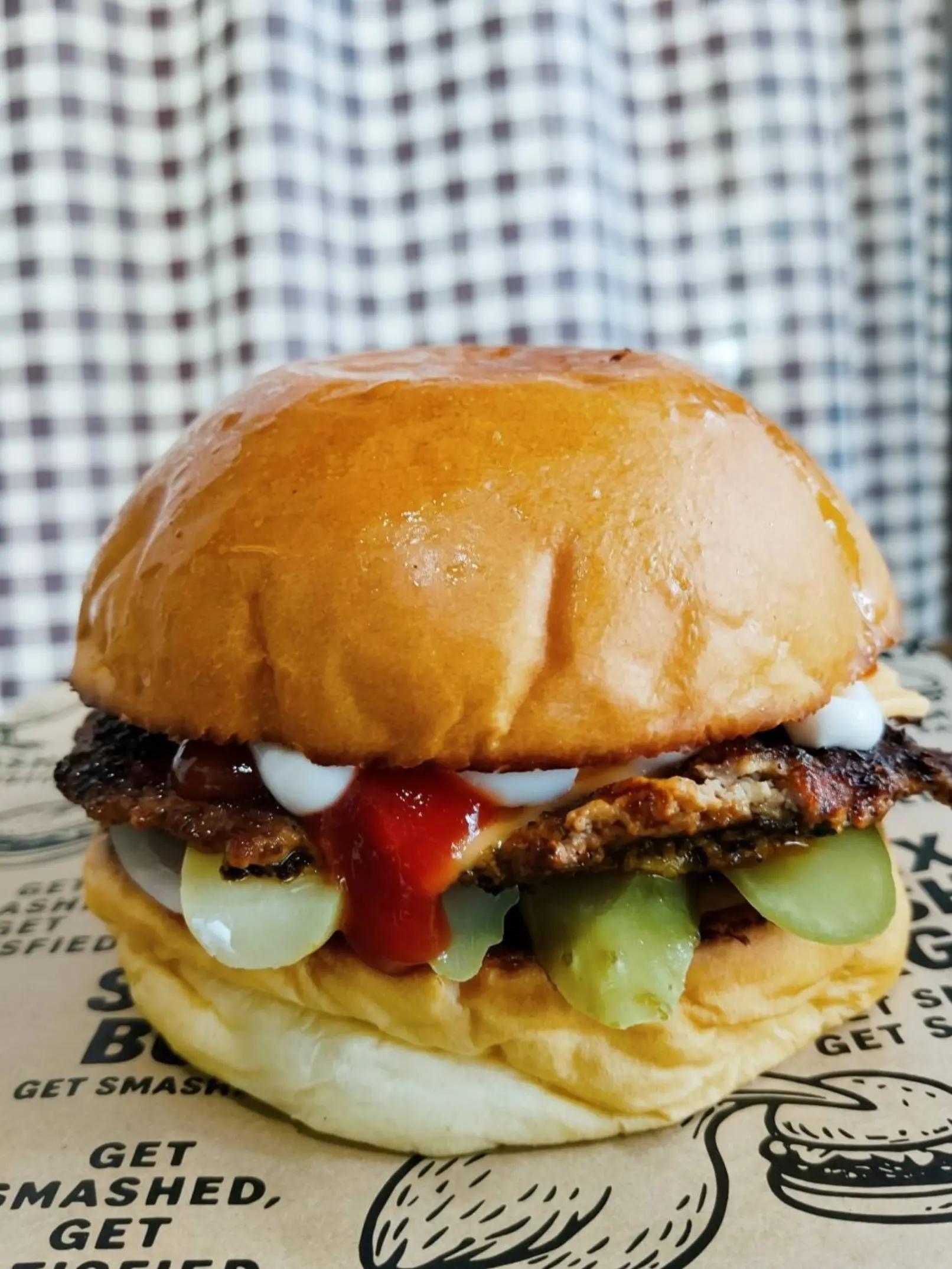@CNX SMASHIN BURGER KIWI