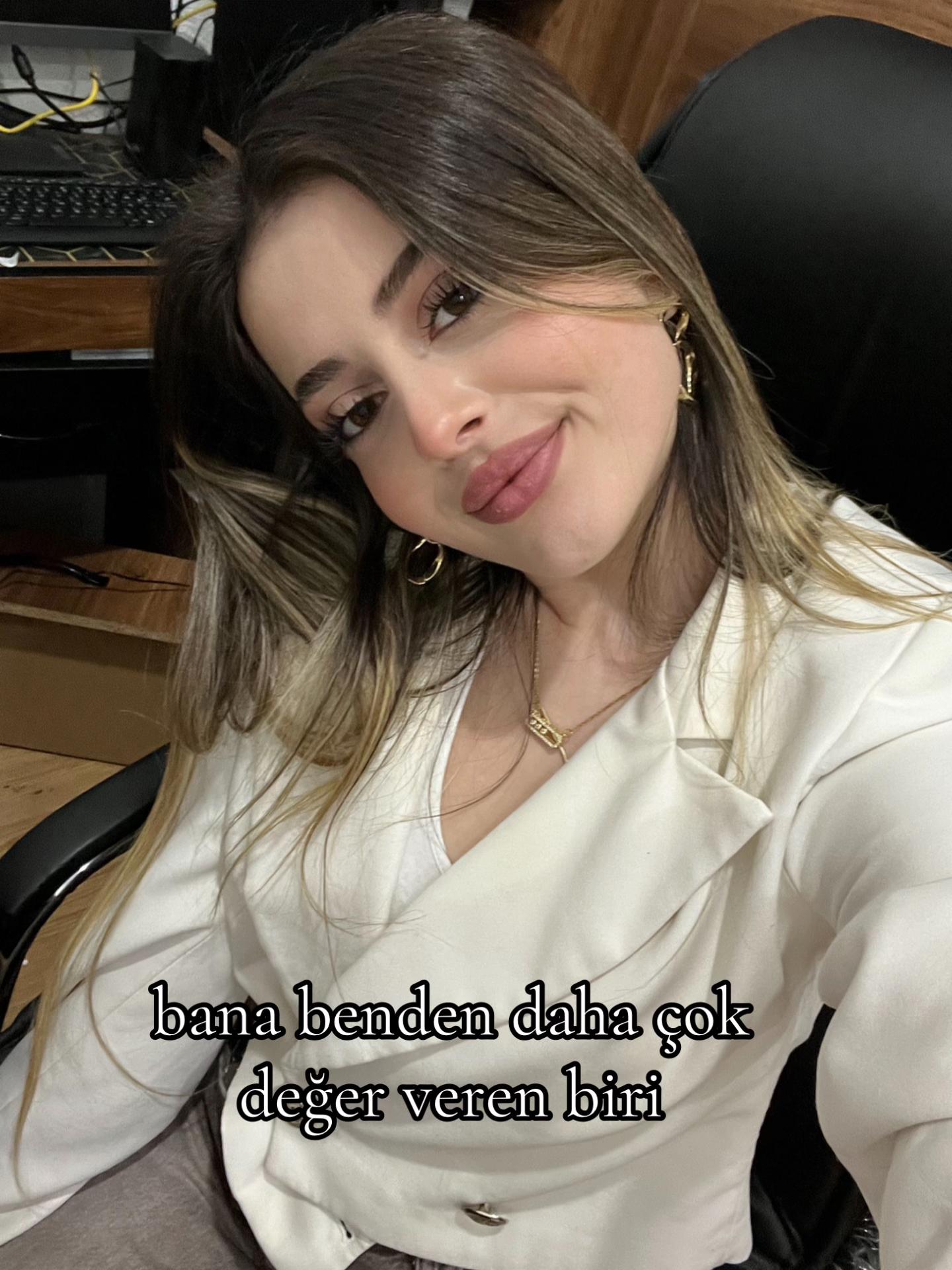 @Ayşegül