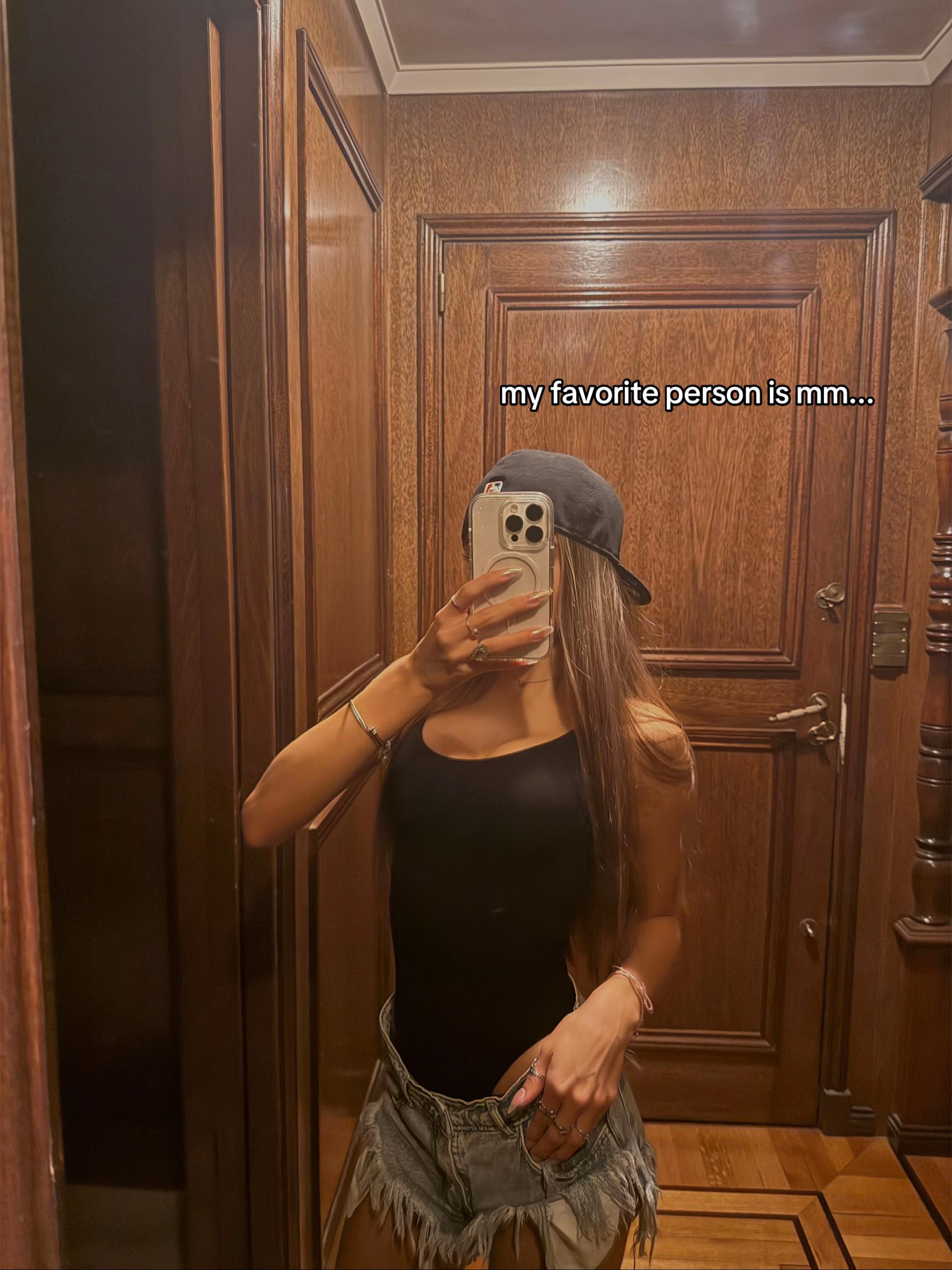 @𝑙𝑜𝑢𝑟𝑑𝑒𝑠 🤍