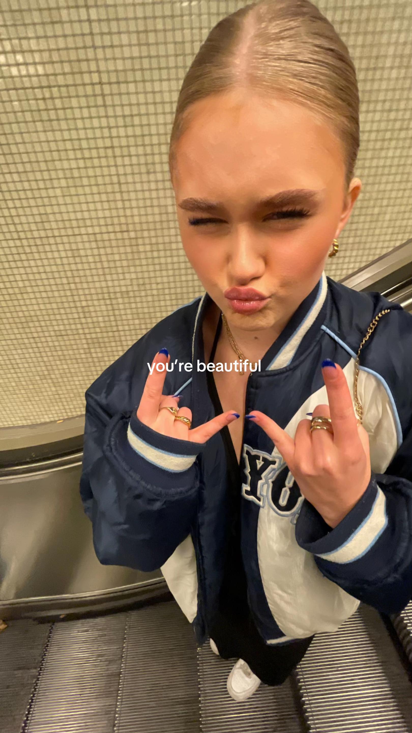 @𝒮𝑜𝓅𝒽𝒾𝒶