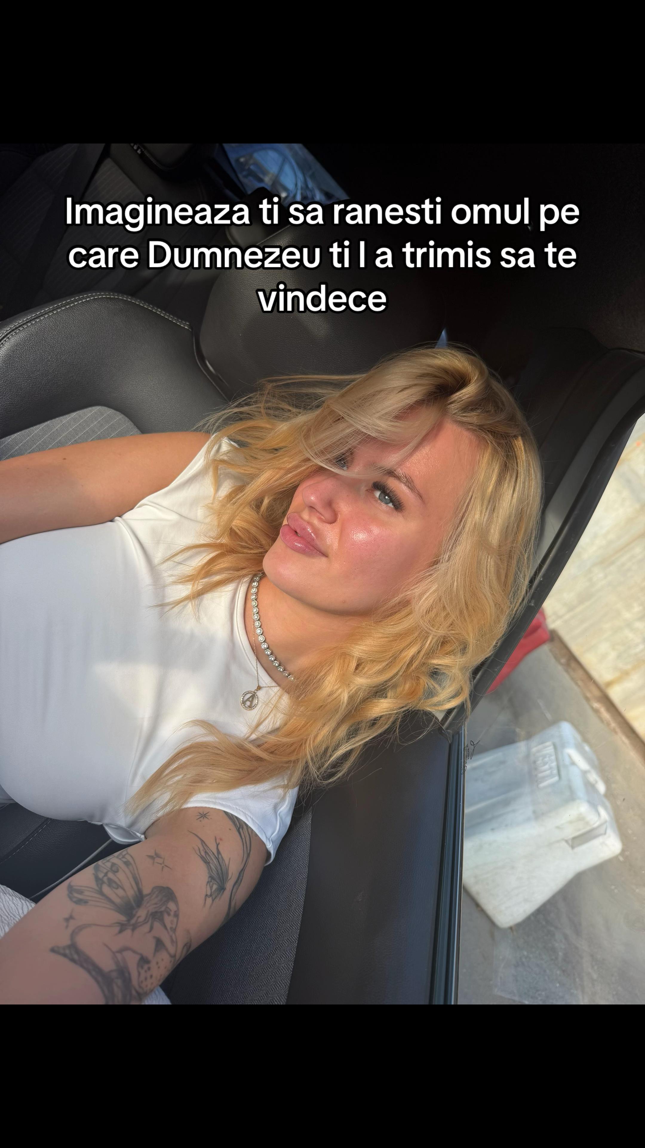 @AlexandraM12