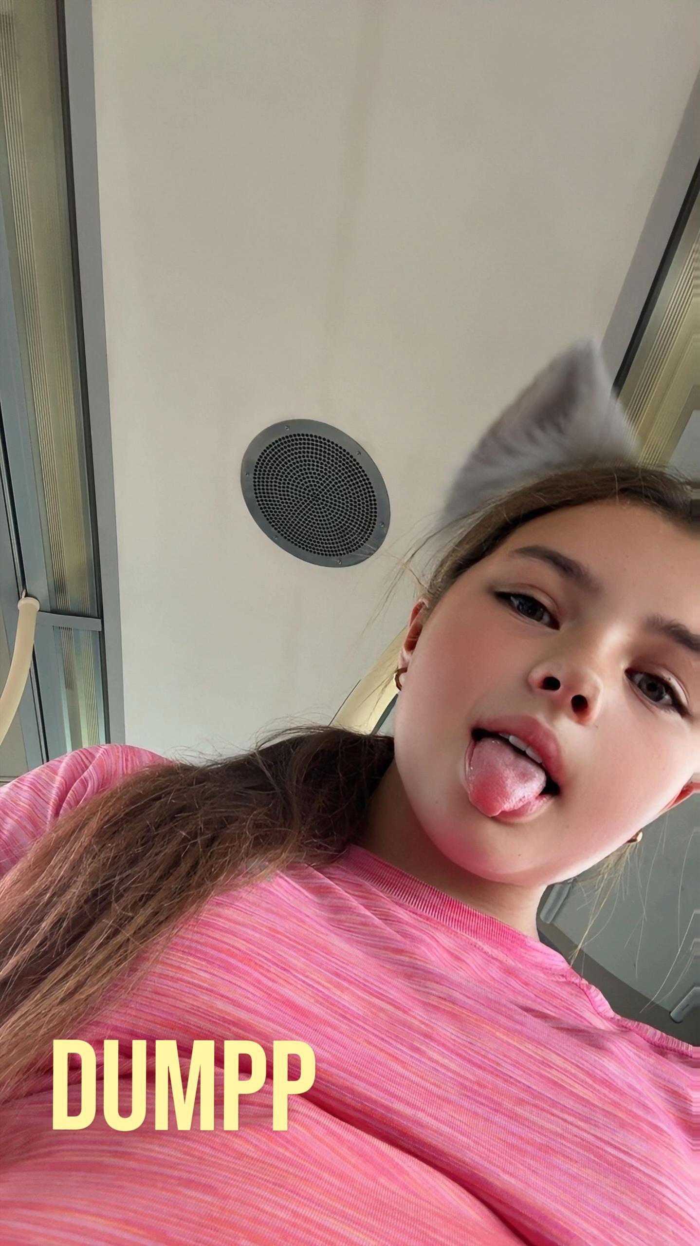 @🫰🏼