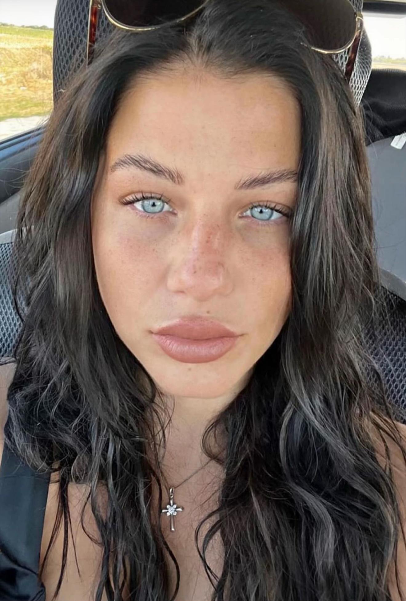 @AntoniaVov