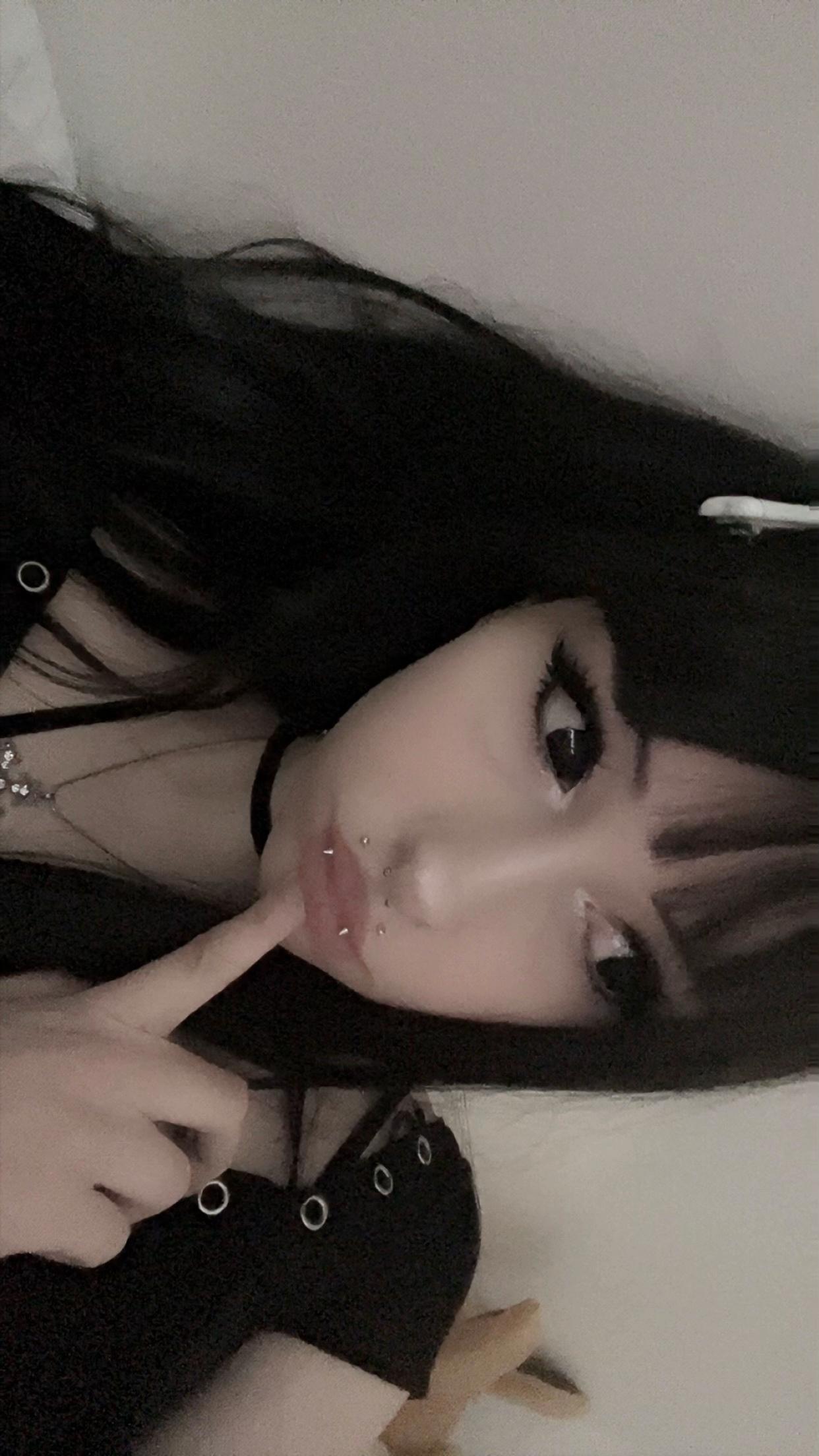 @𝑓𝑟𝑎𝑔𝑖𝑙𝑒 𝑑𝑜𝑙𝑙 ᛪ༙