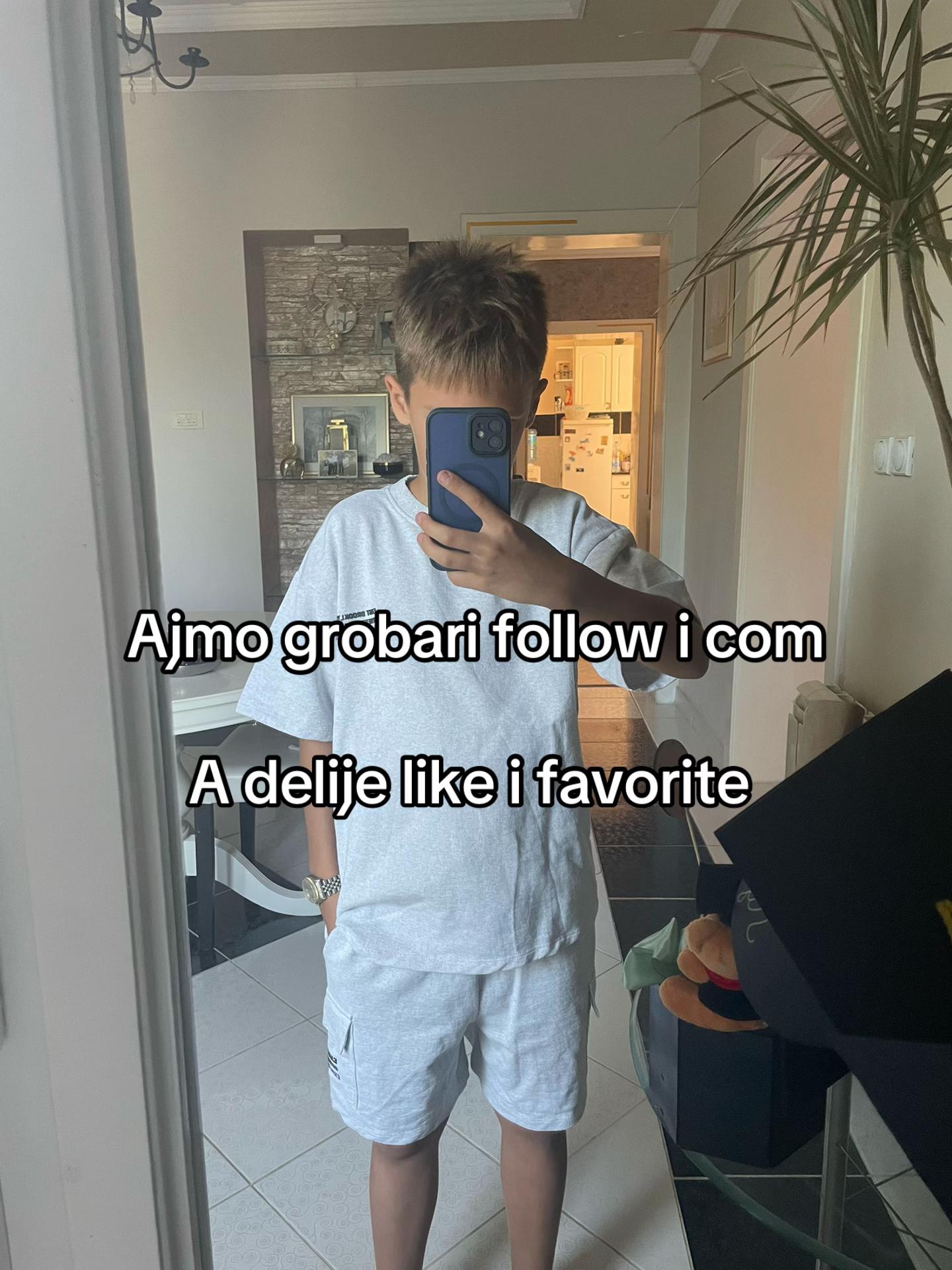 @𝖁𝕽