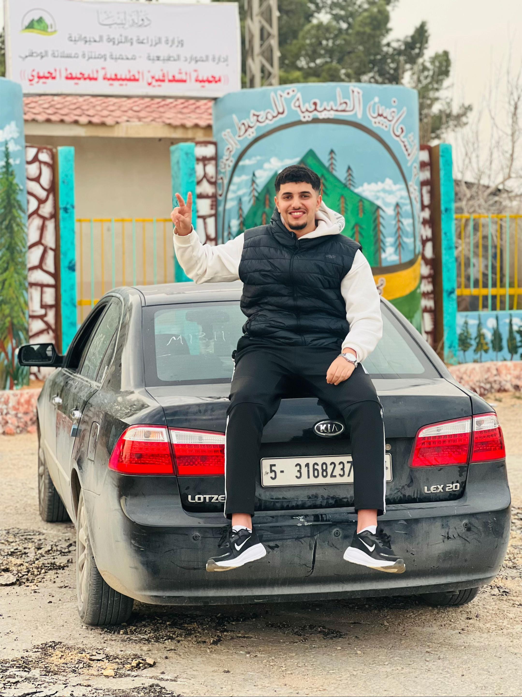 @عبدالمهيمن .