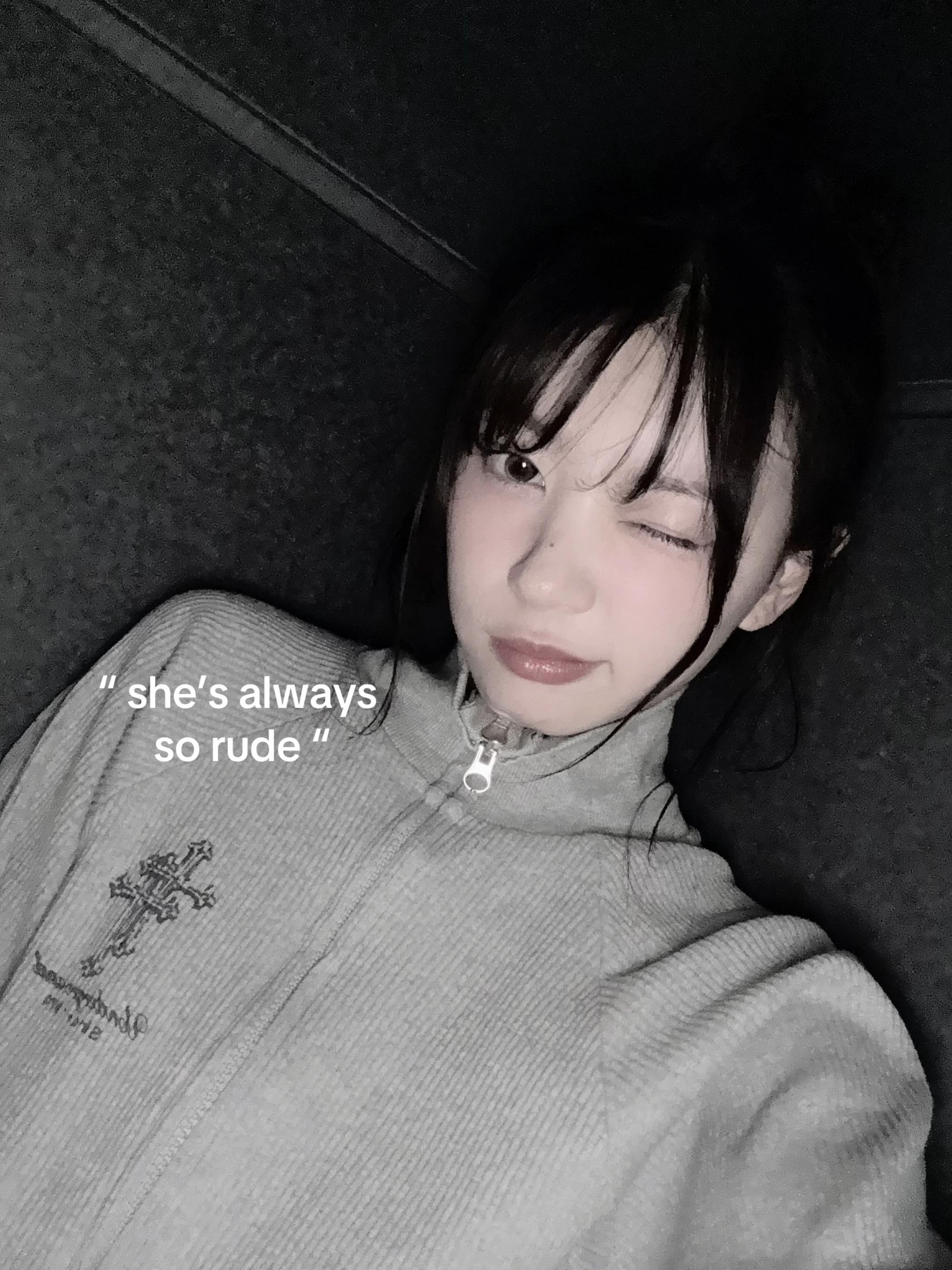 @𖣂