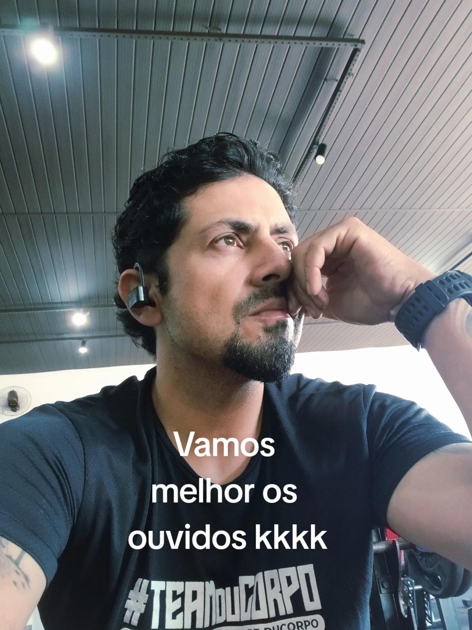 @Elias