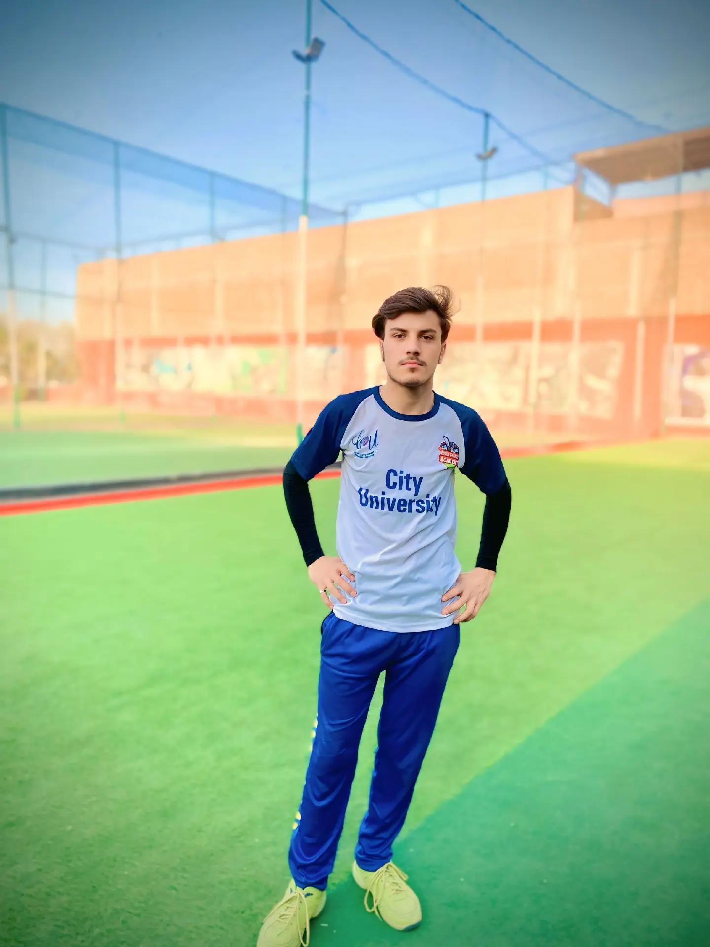 @YASEEN KHAN 💸