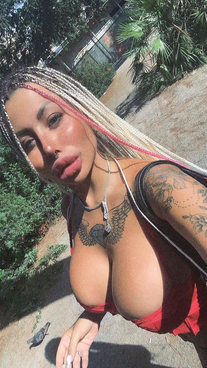 @thehardbarbie