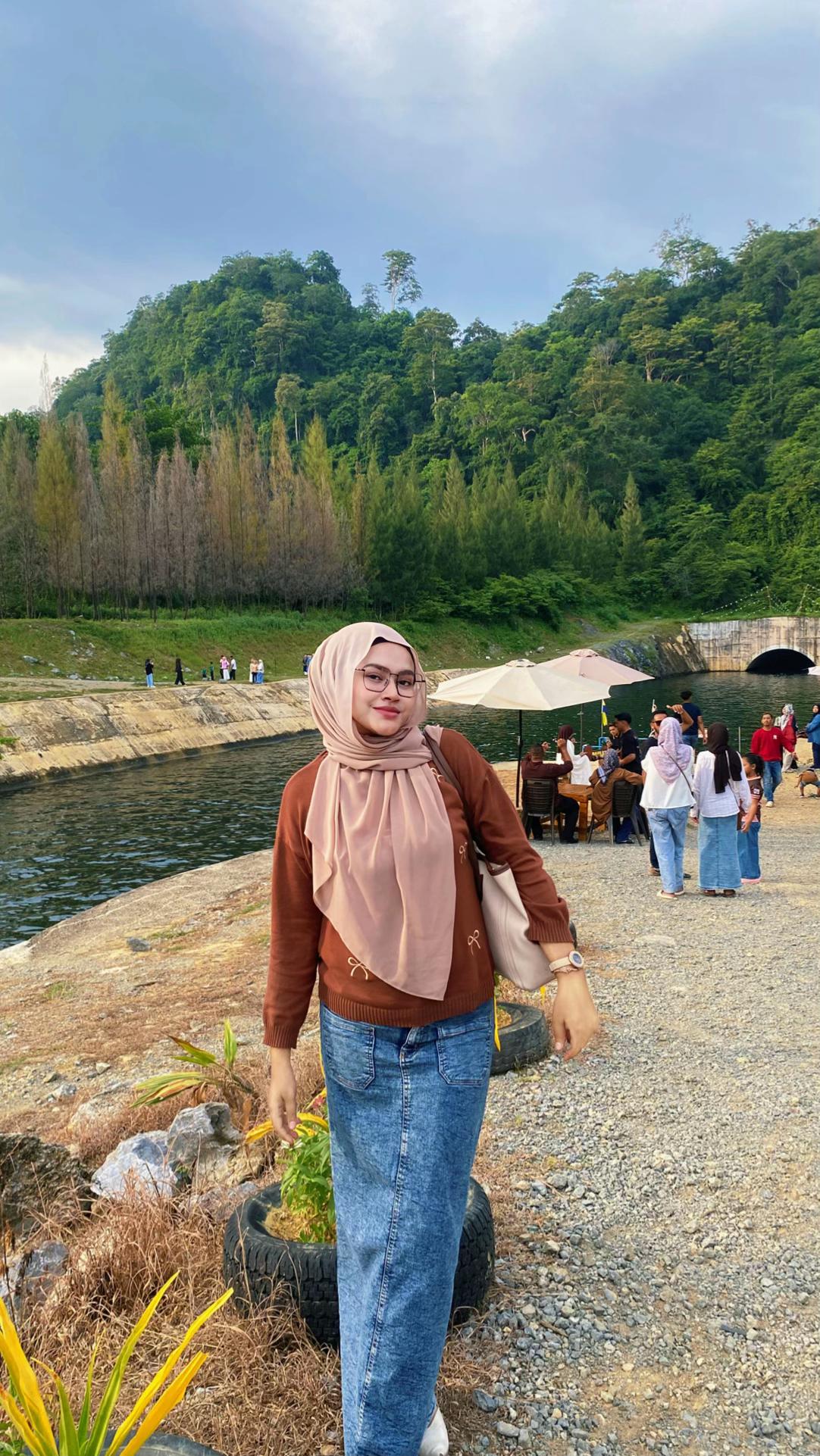 @amunisyh
