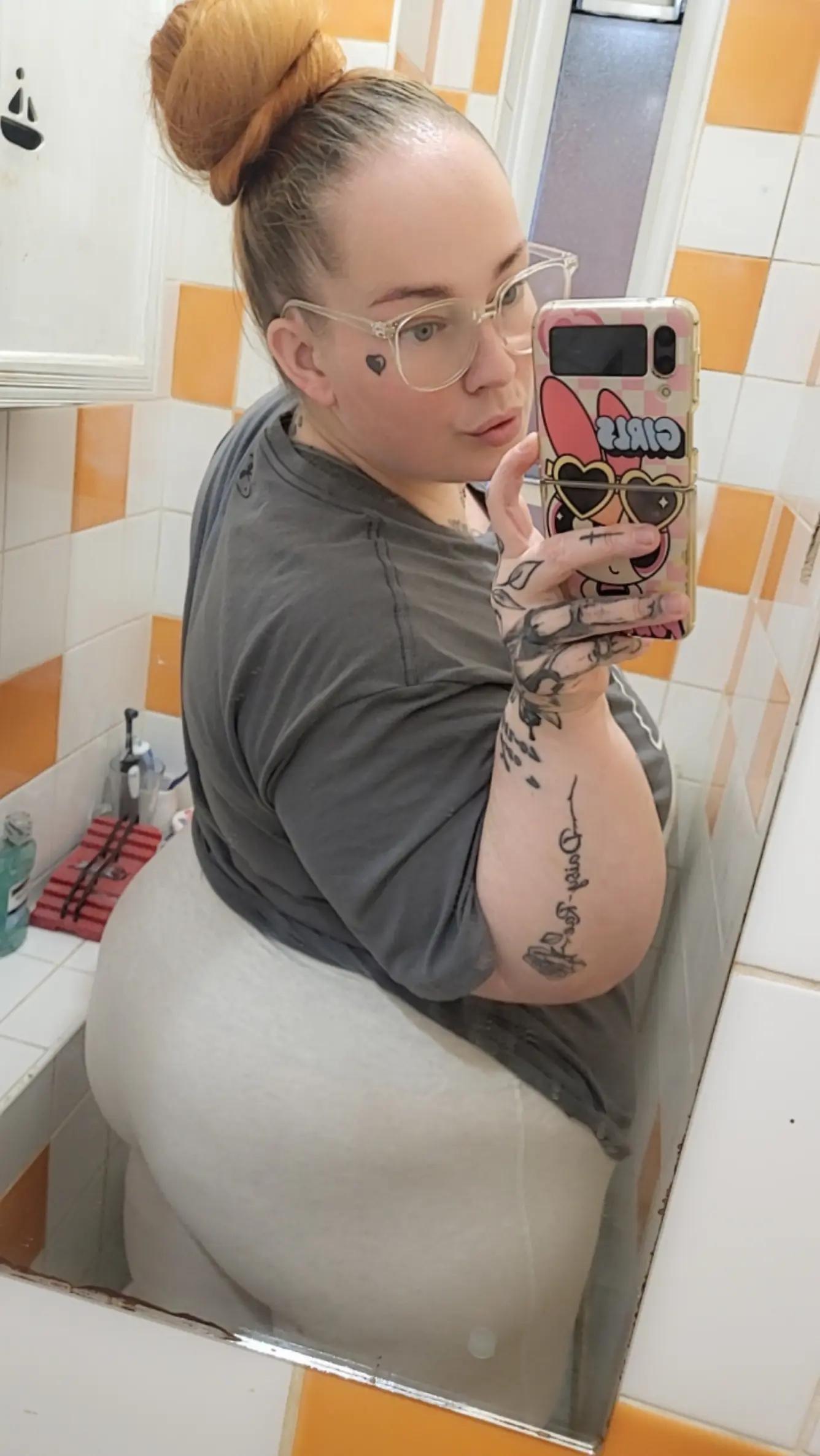 @Emz
