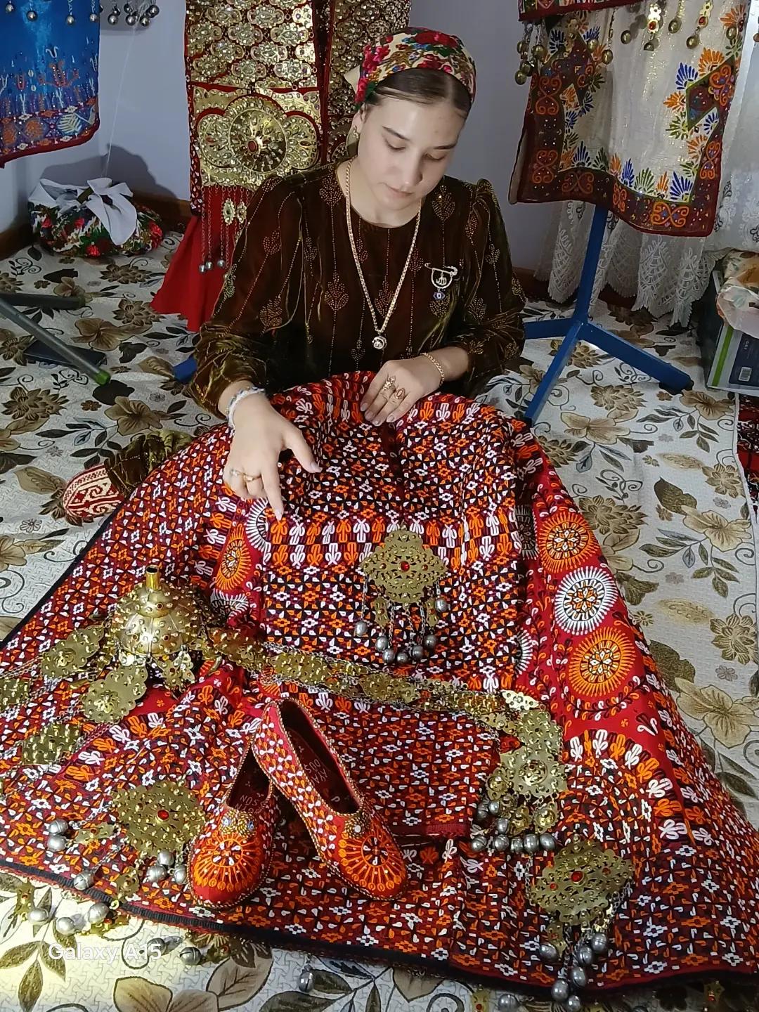 @Aỳg&uuml;l Meretgeldiyewa