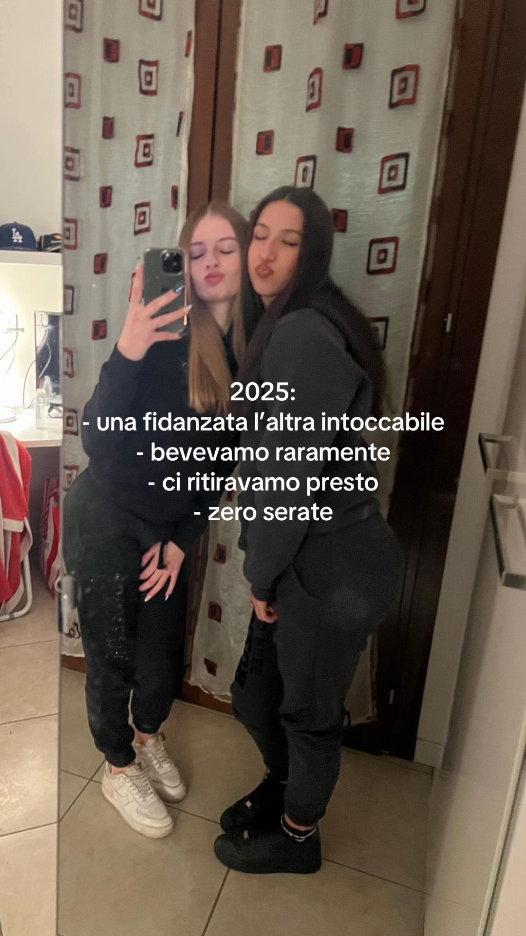 @👩🏼&👩🏻