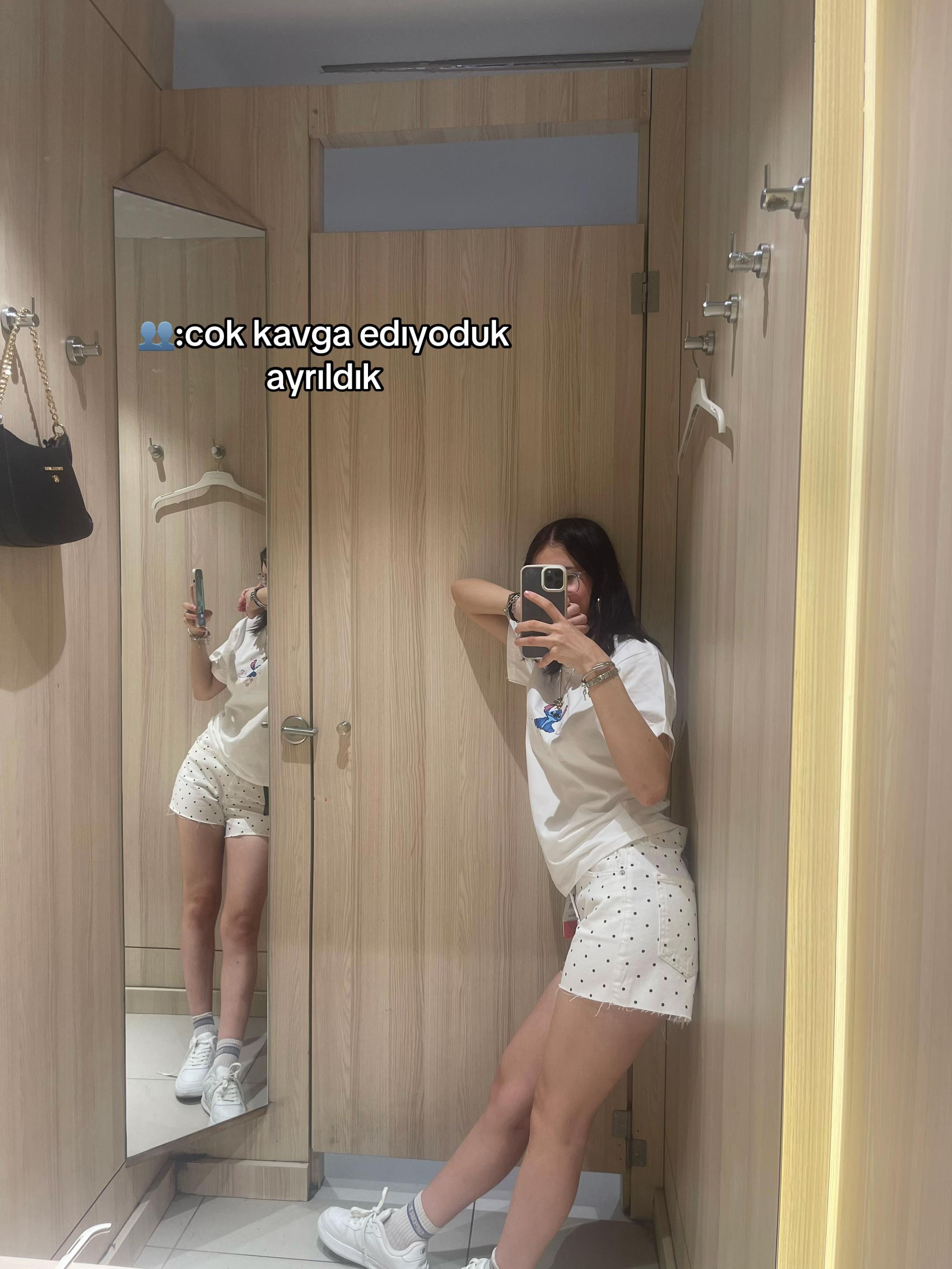 @𝓔.𝓔