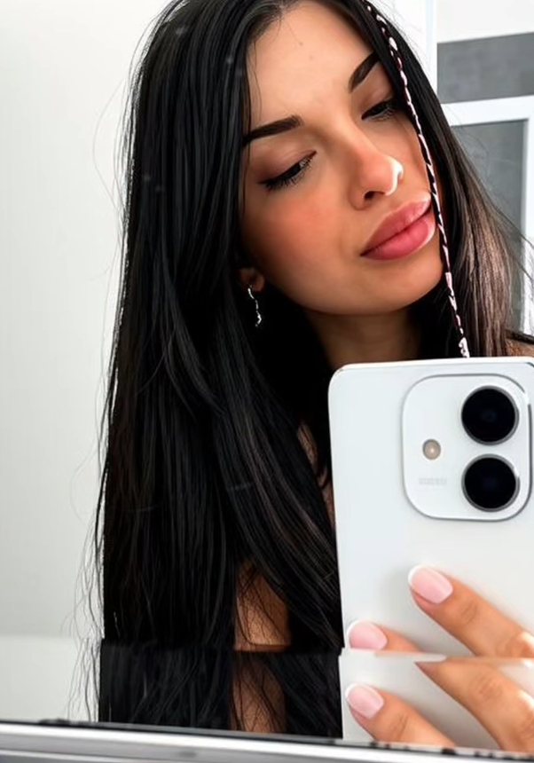 @lucycellamare945