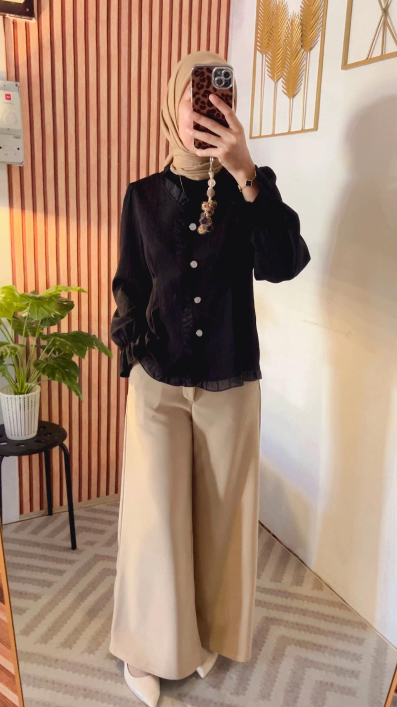 @L I E Y N ᥫ᭡