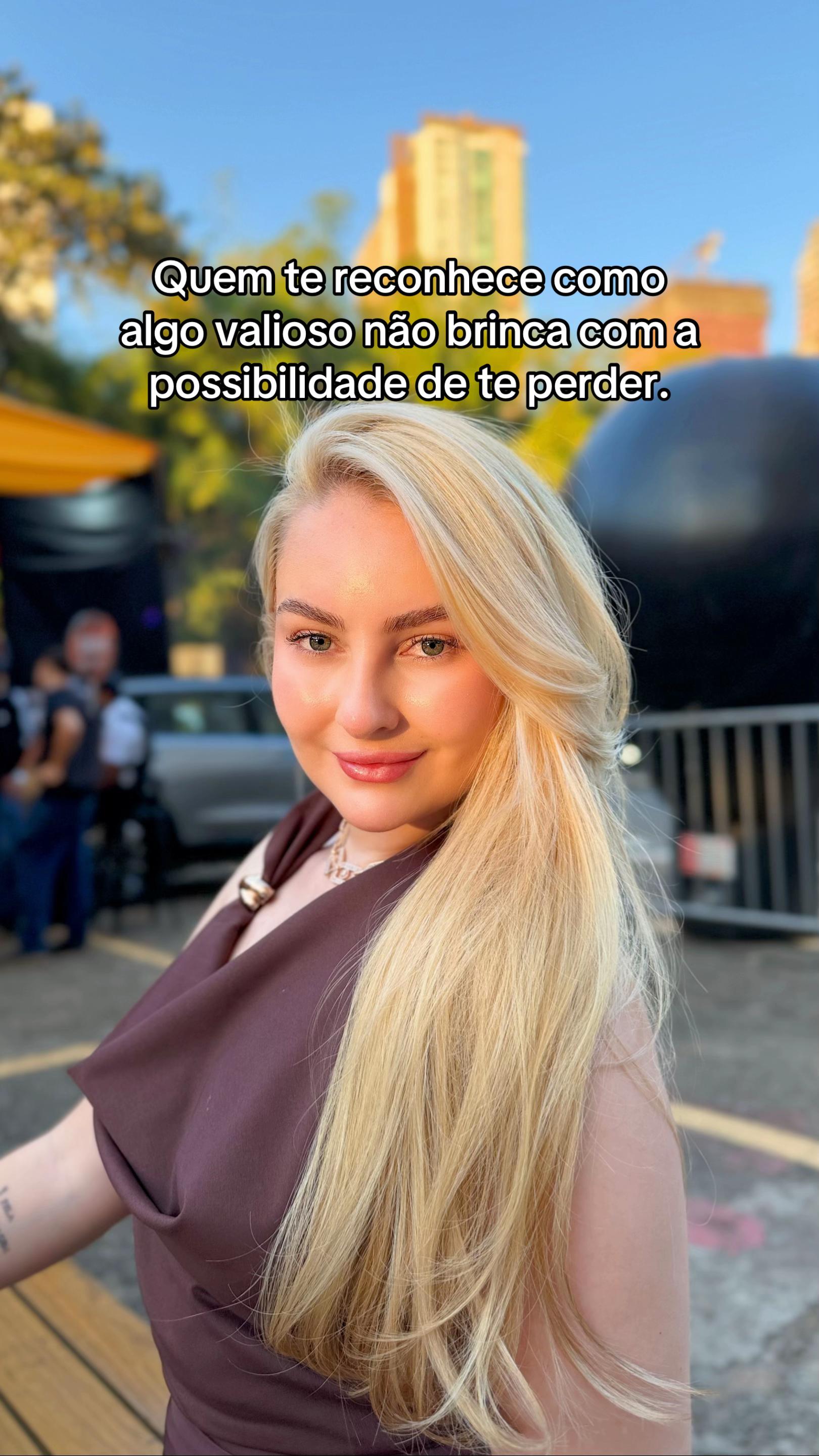 @Vitória Eva Mello