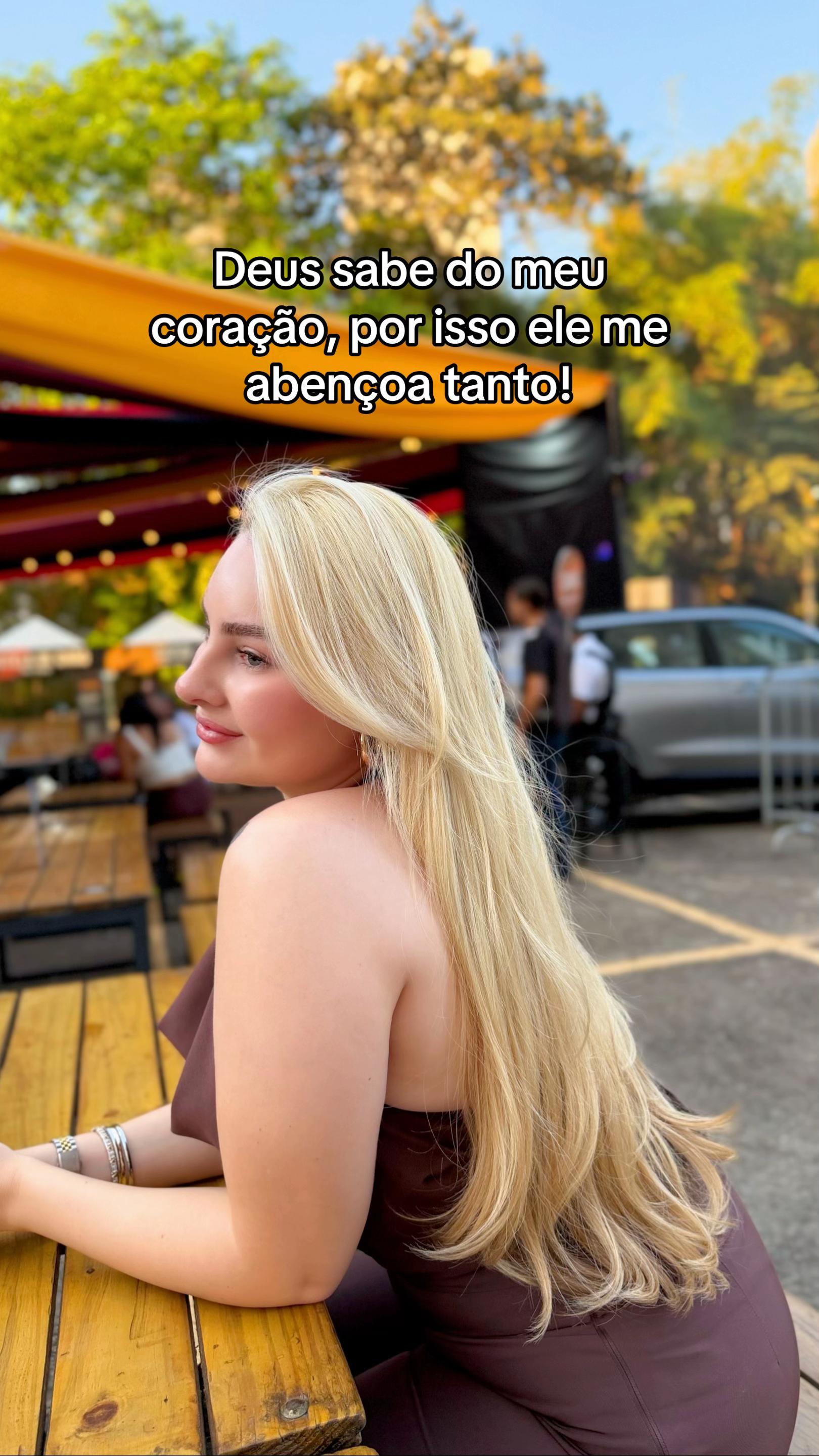 @Vitória Eva Mello