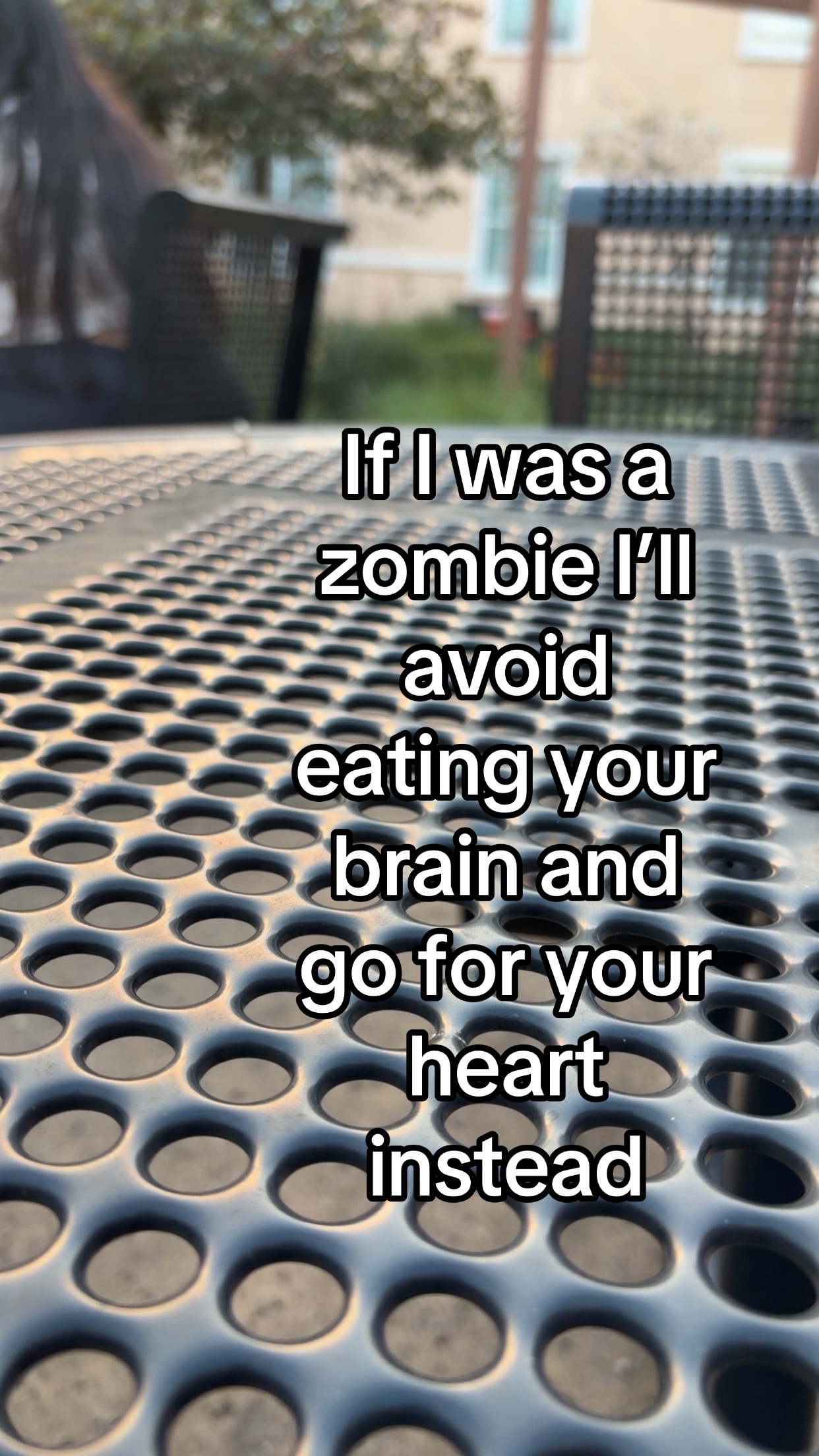 @𝒜'🧟&zwj;♀️