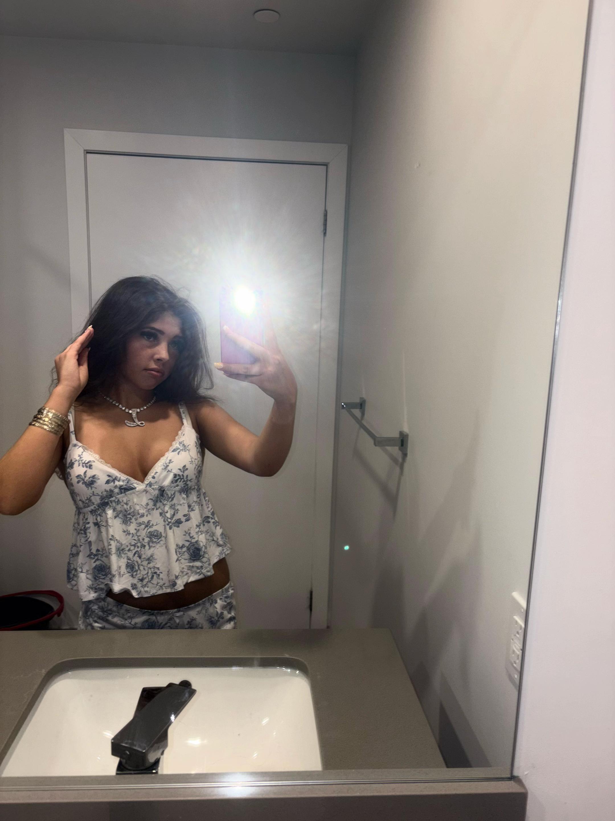 @{ℒℐℒ 𝒞𝒪𝒩𝒩𝒪ℛ𝒮💗✨}
