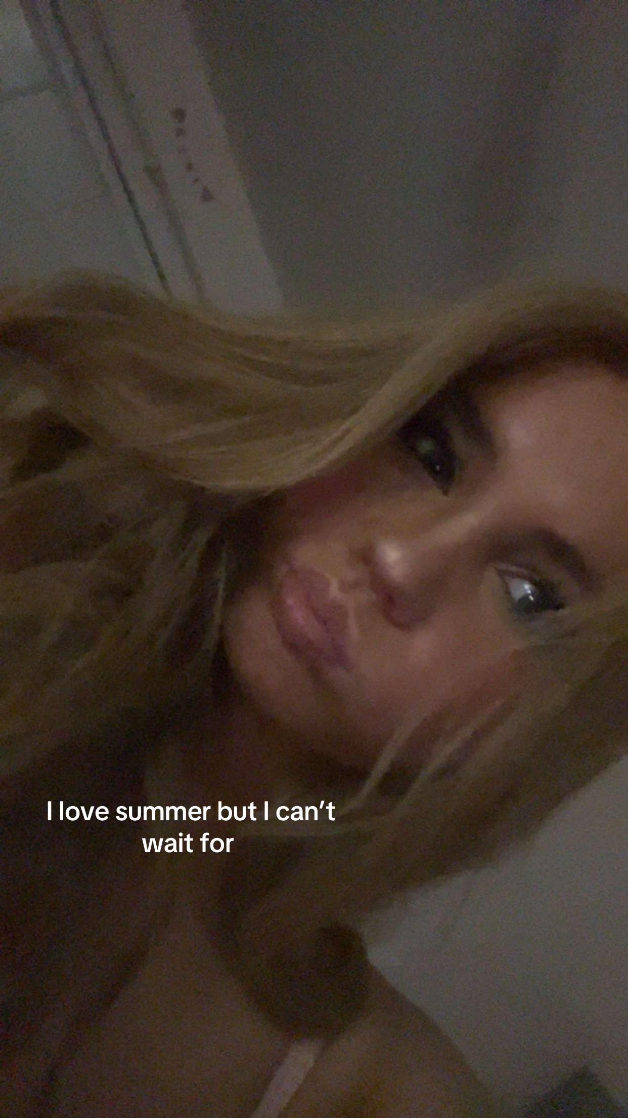 @Isla x