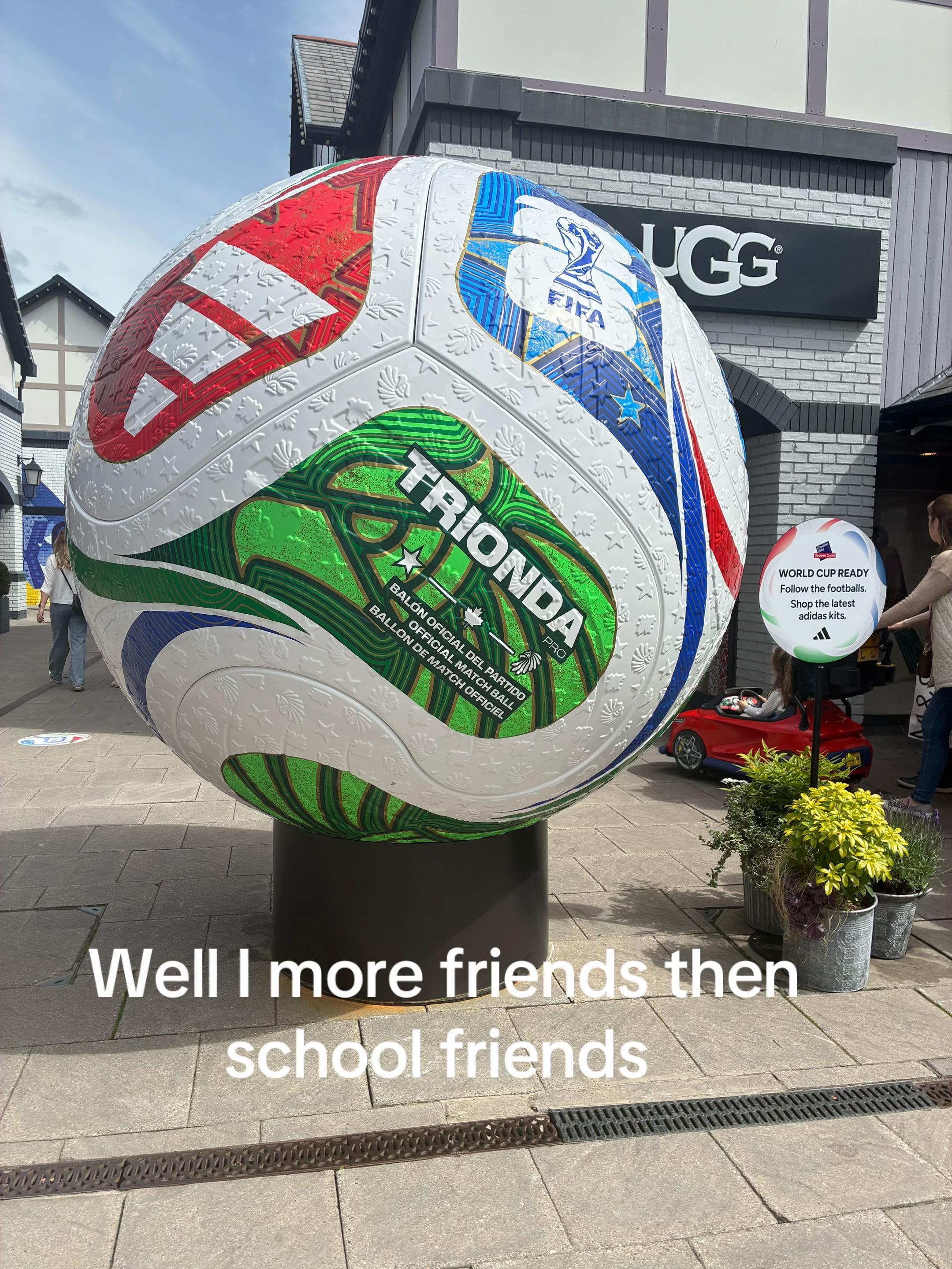 @Inaara🧊⚽️