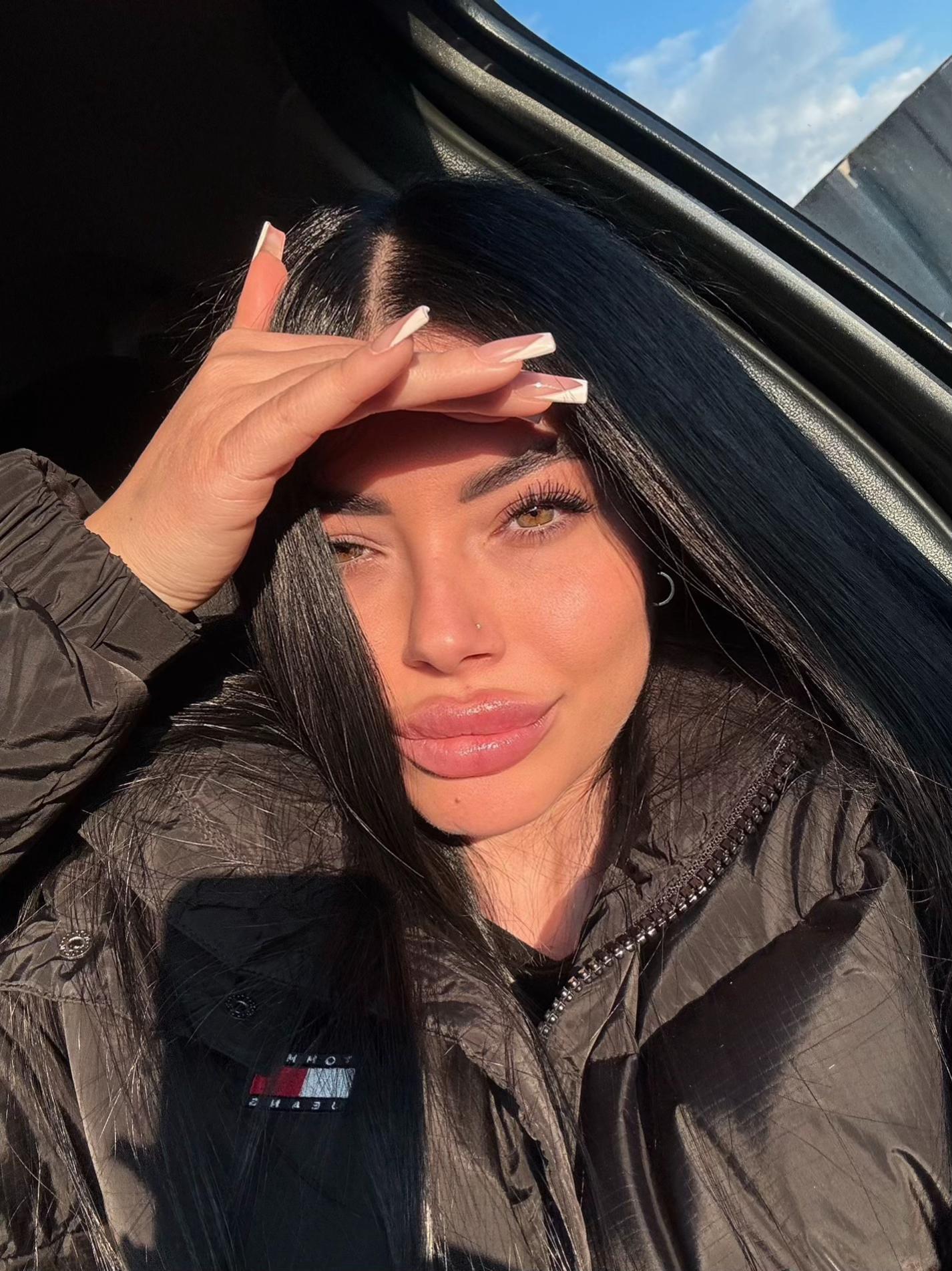 @𝑹ó 𝑷𝒆𝒕𝒓𝒂𝒈𝒍𝒊𝒂🌹