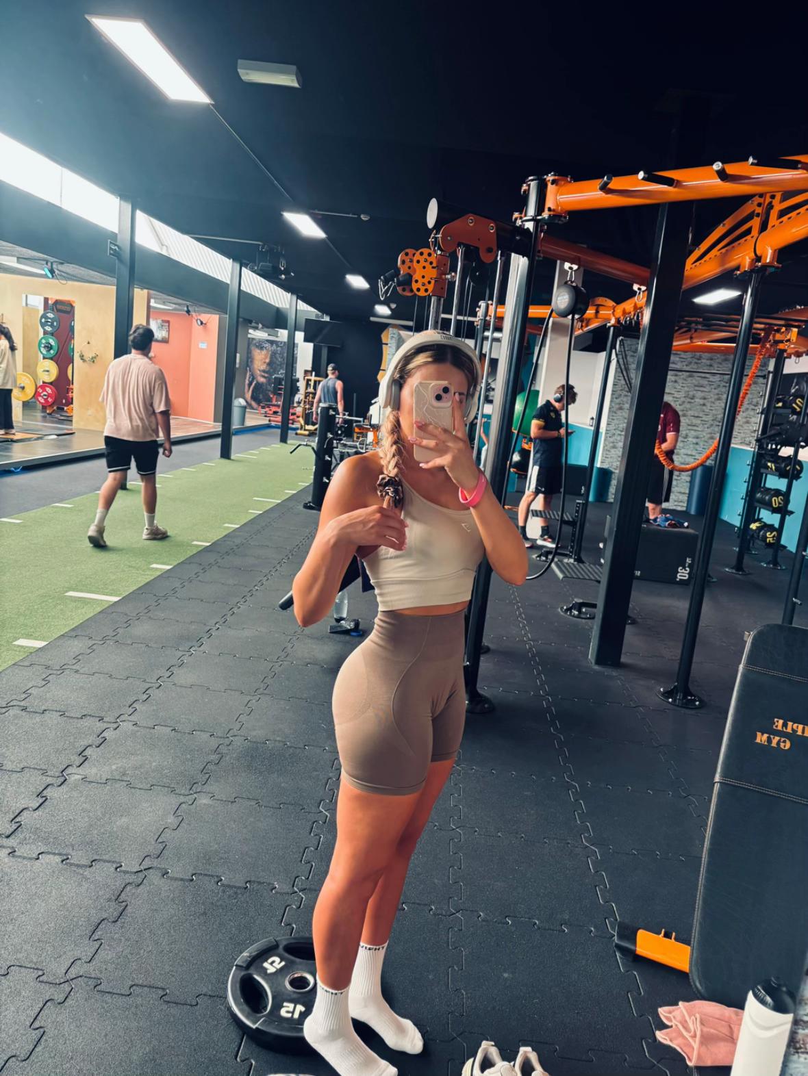 @Elena | Mom of 3