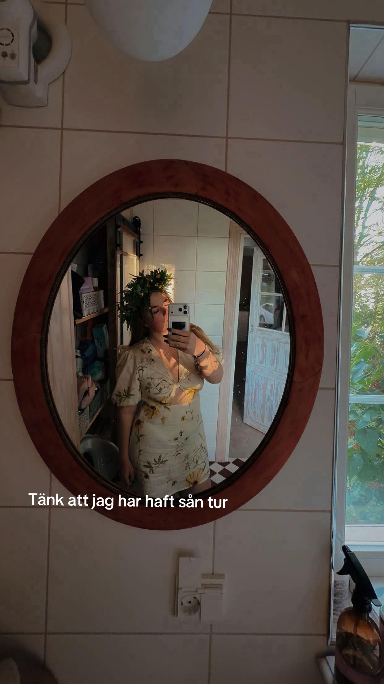 @😜😍🥵🥰🥂