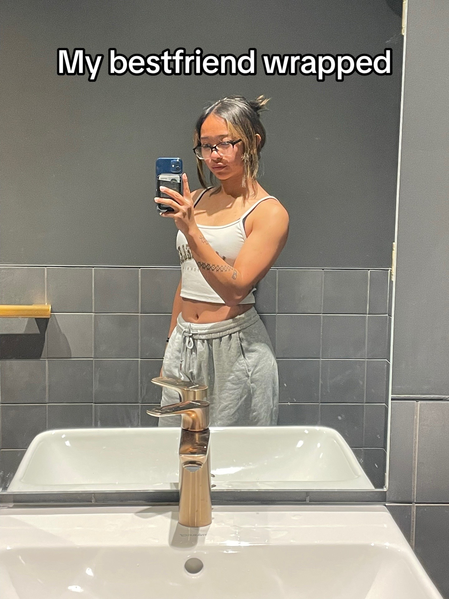 @Riaaa